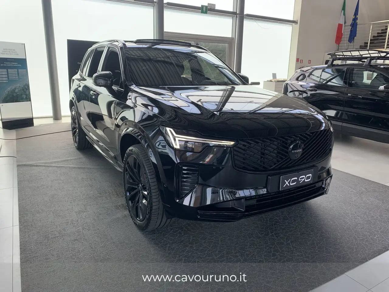 Volvo XC90 T8 AWD plug-in 7p Ultra Black Edition, миниатюра 4