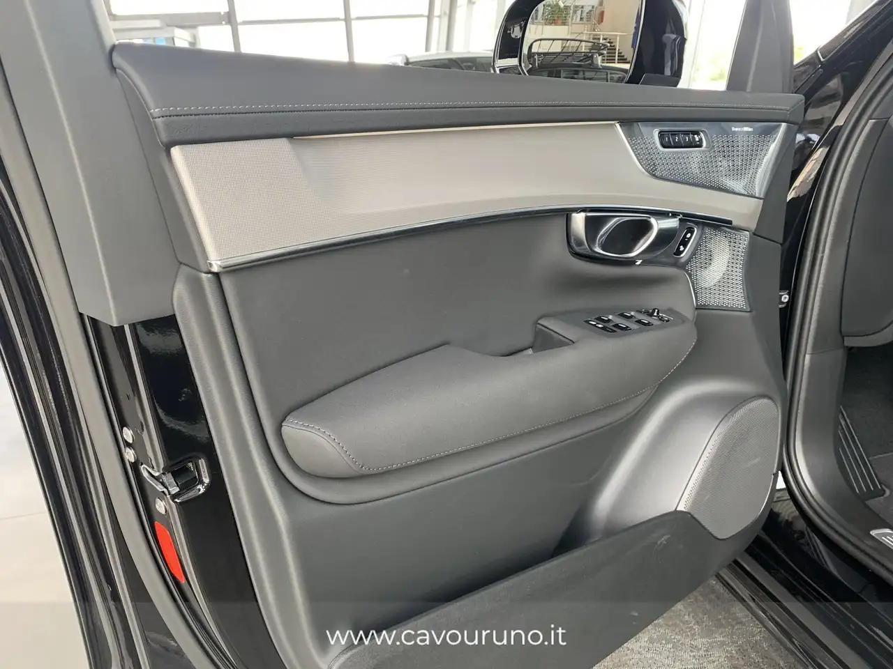 Volvo XC90 T8 AWD plug-in 7p Ultra Black Edition, миниатюра 21