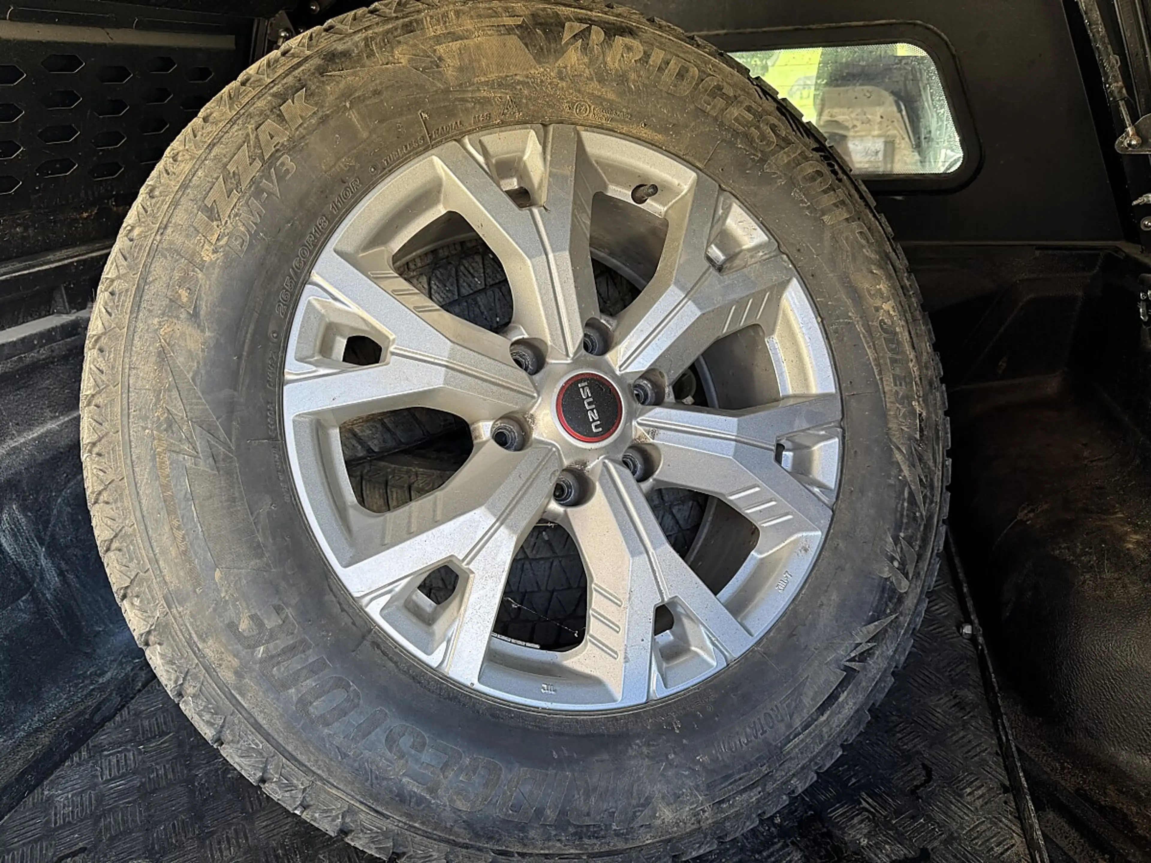 Isuzu D-Max D-MAX Double Cab 4x4 L A/T*Foliert*OME Fahrwerk* — photo 9