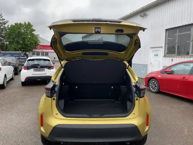 Toyota Yaris Cross view 9