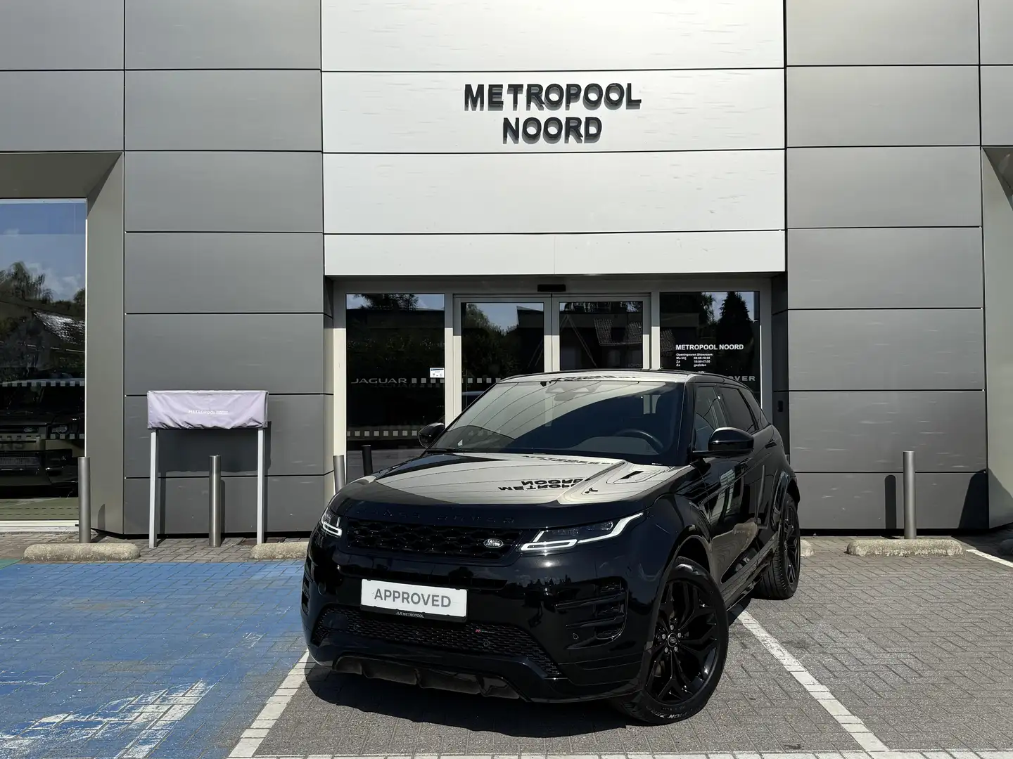 Land Rover Range Rover Evoque P300e R-Dynamic SE Zwart - 1