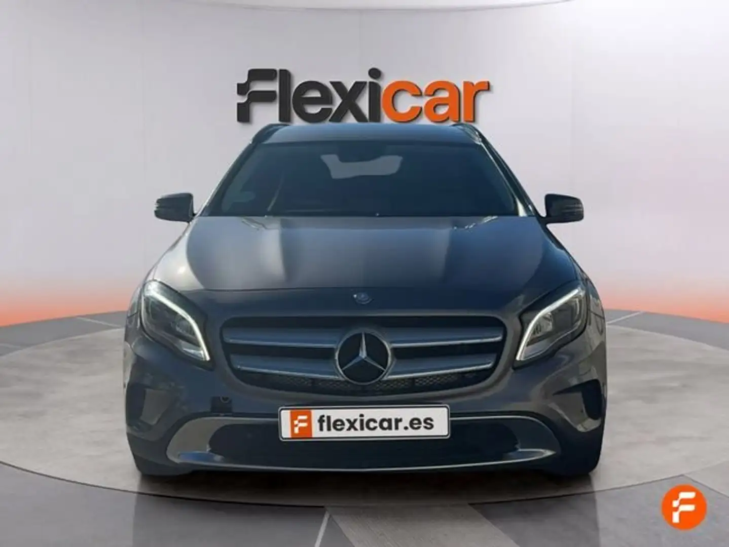 Mercedes-Benz GLA 180 Gris - 2