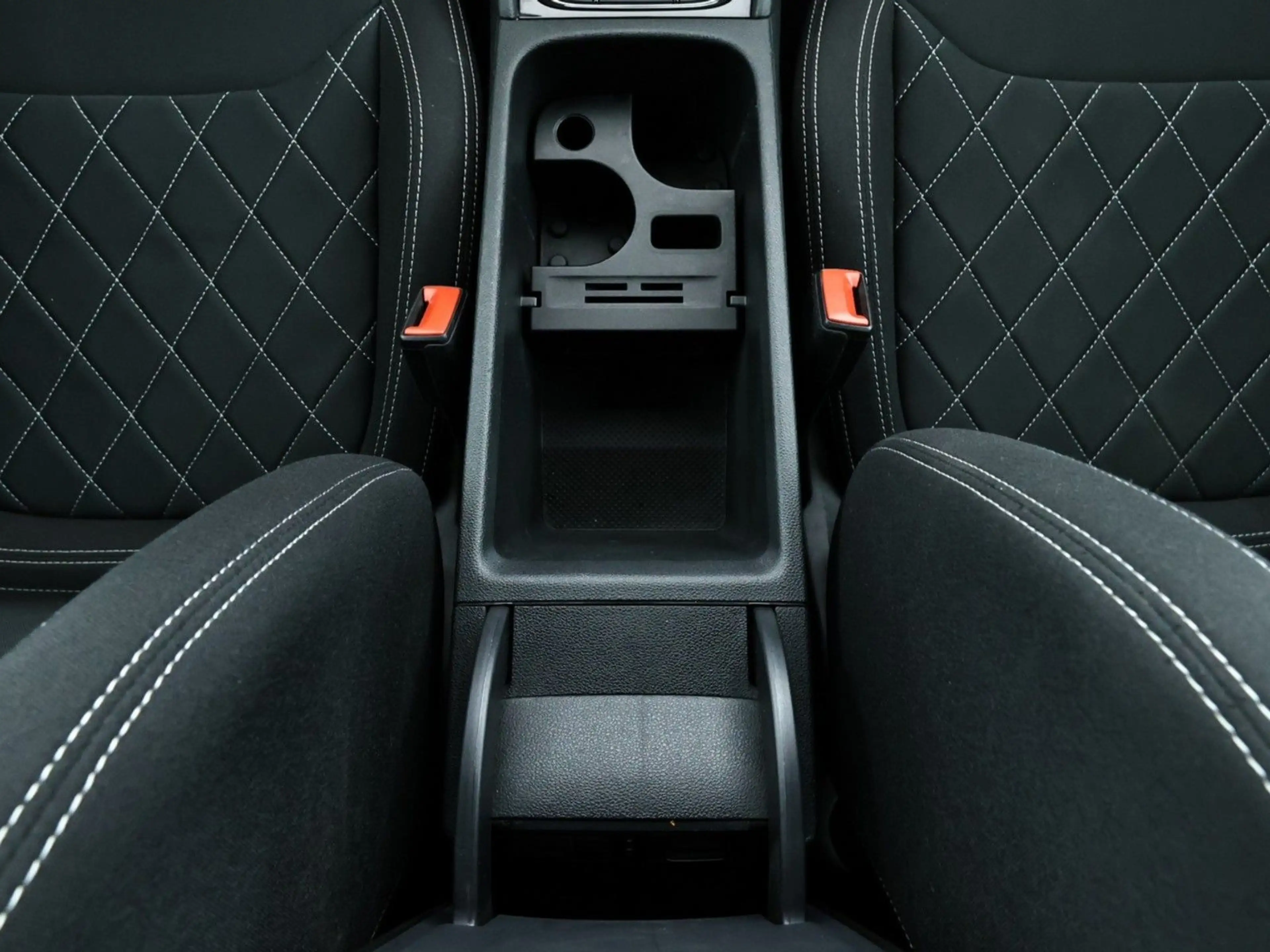 Skoda Karoq 2.0 TDI Sportline 4x4|DSG|AHK|ACC|LED — photo 14