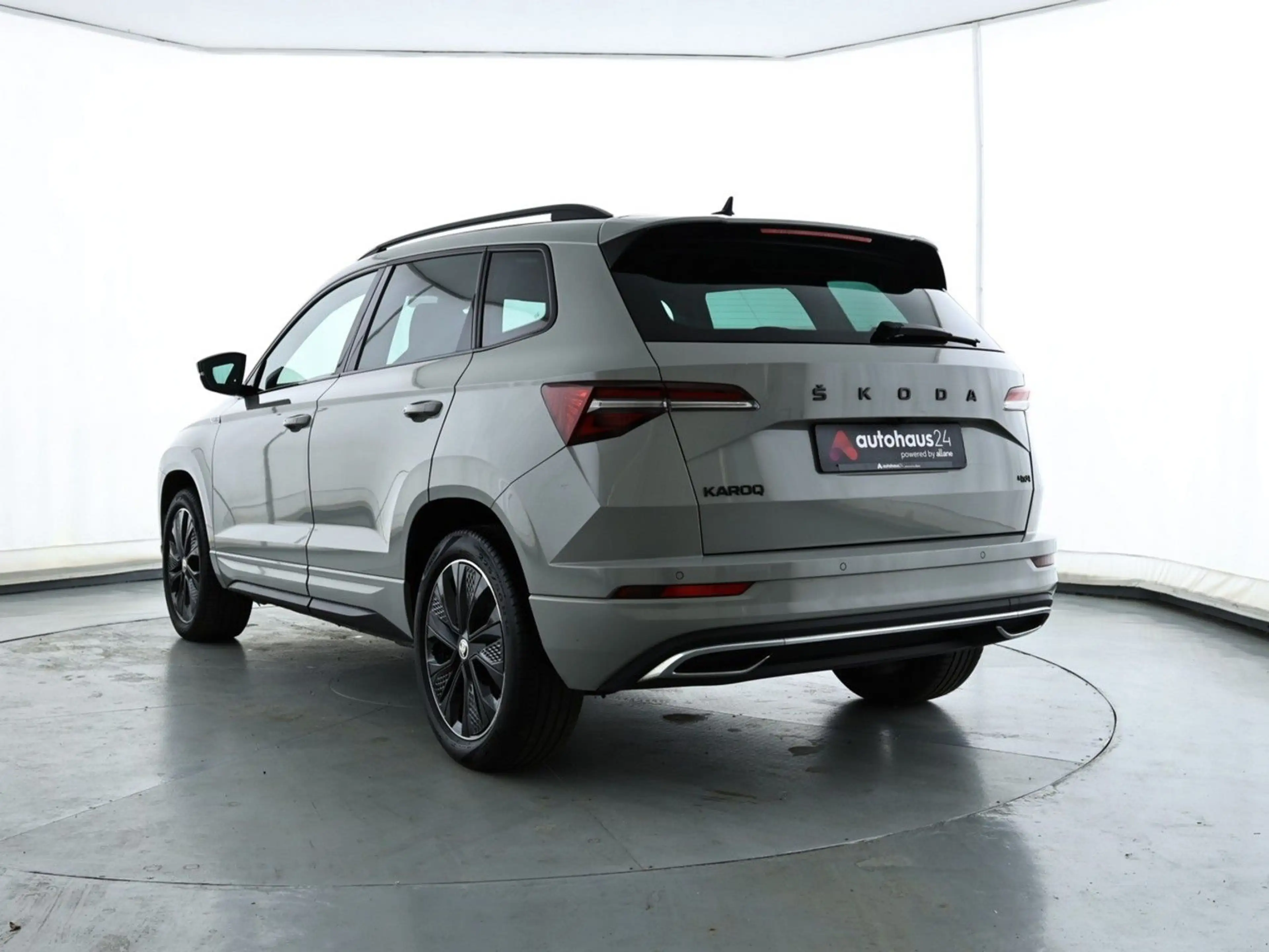 Skoda Karoq 2.0 TDI Sportline 4x4|DSG|AHK|ACC|LED — photo 4