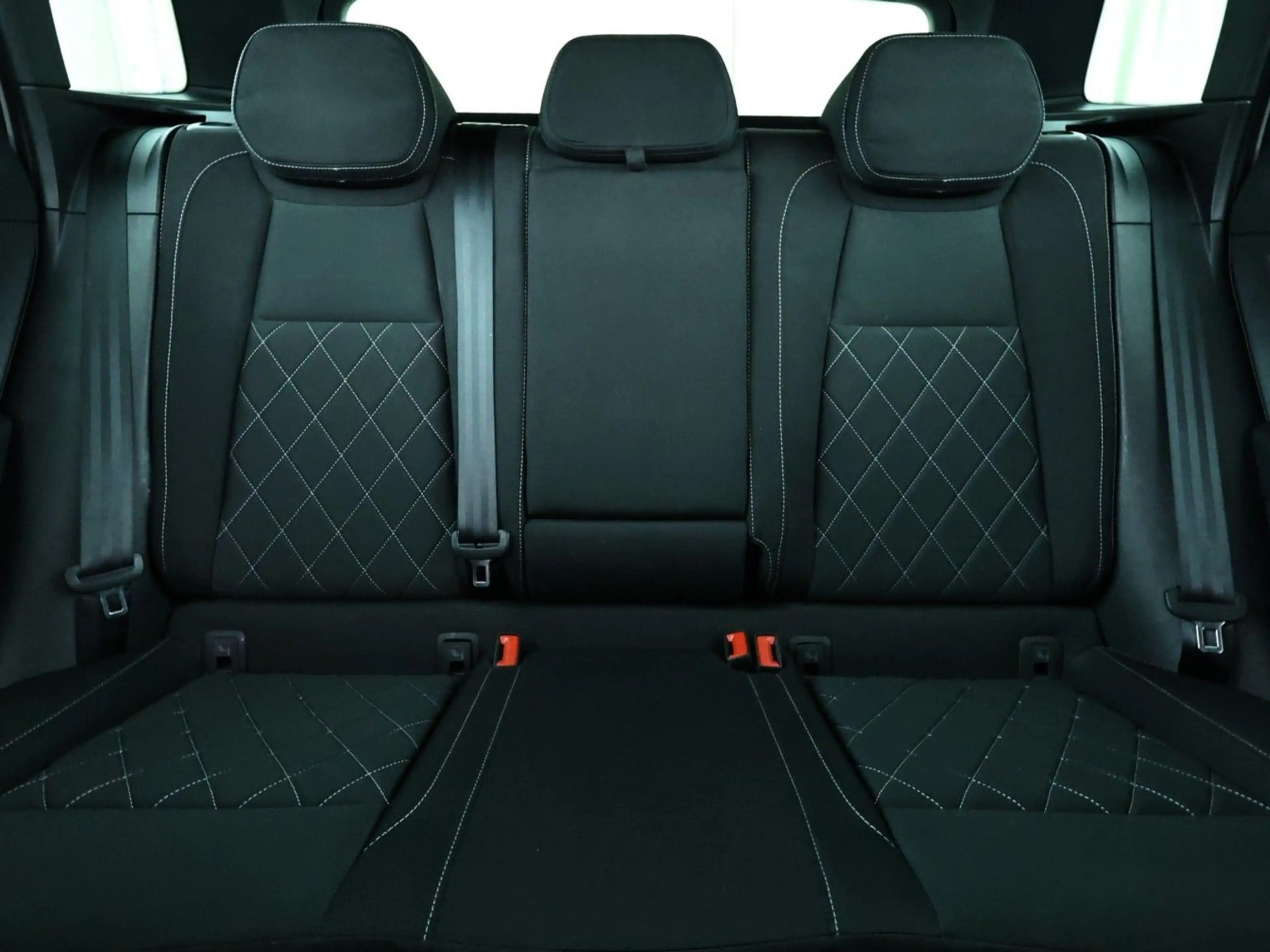Skoda Karoq 2.0 TDI Sportline 4x4|DSG|AHK|ACC|LED — photo 15