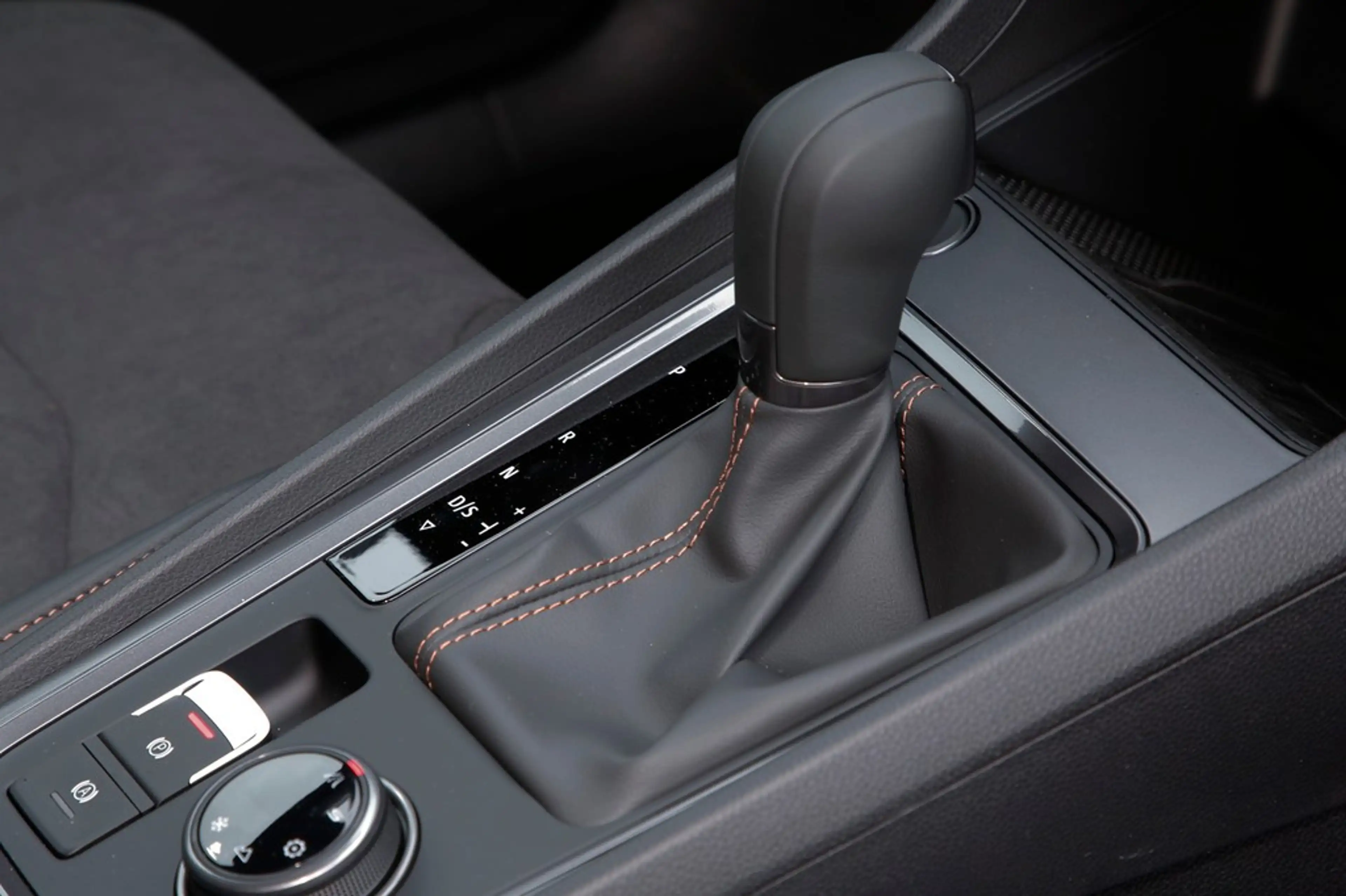 CUPRA Ateca 2.0 TSI Sie sparen 19.030 ATZ — photo 10