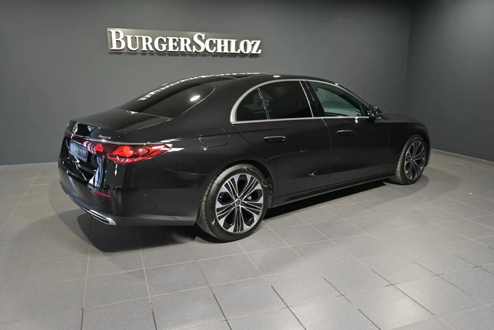 Mercedes-Benz E 220 d 4M AVANTGARDE/DIGITAL LIGHT/360'/PANO Noir - 2