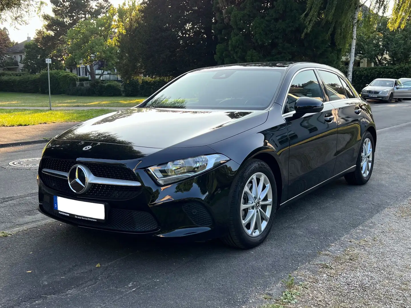 Mercedes-Benz A 160 Mercedes-Benz A 160 Progressive MBUX Navi+ Spurhal Noir - 1