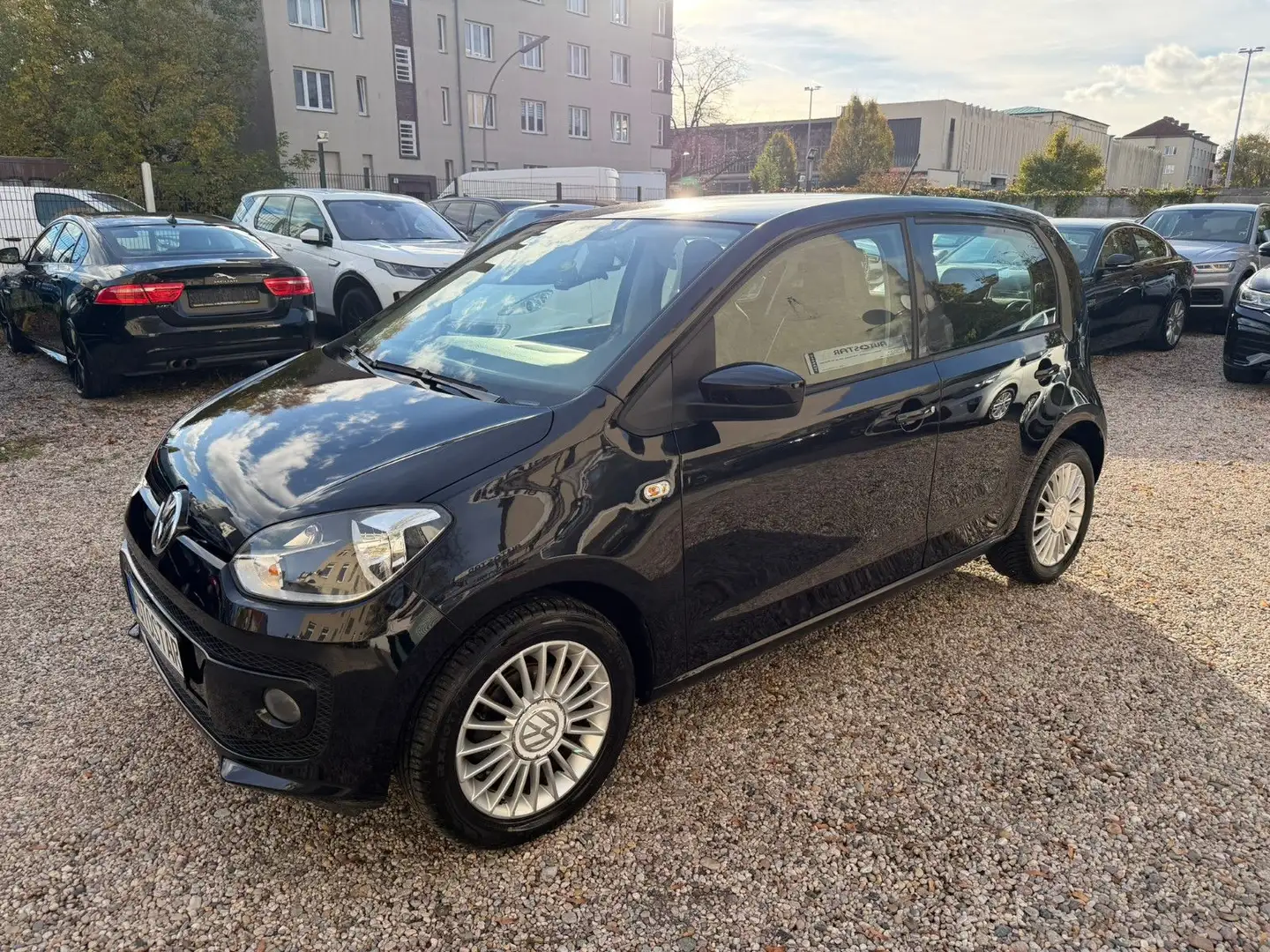 Volkswagen up! 1.0 55kW *Automatik*Sitzheizung*Klima Noir - 1