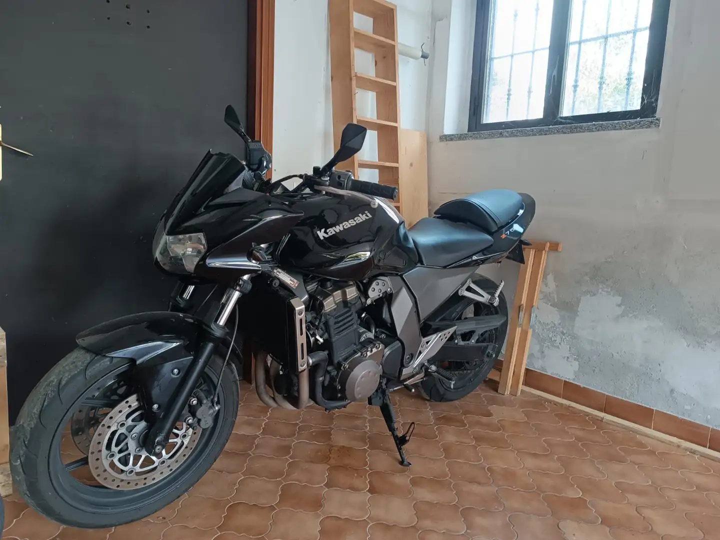 Kawasaki Z 750 Negru - 1
