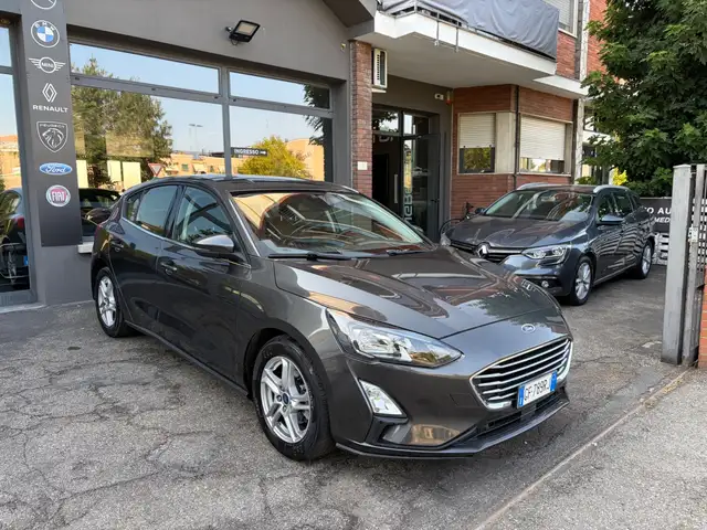 Ford Focus view 4