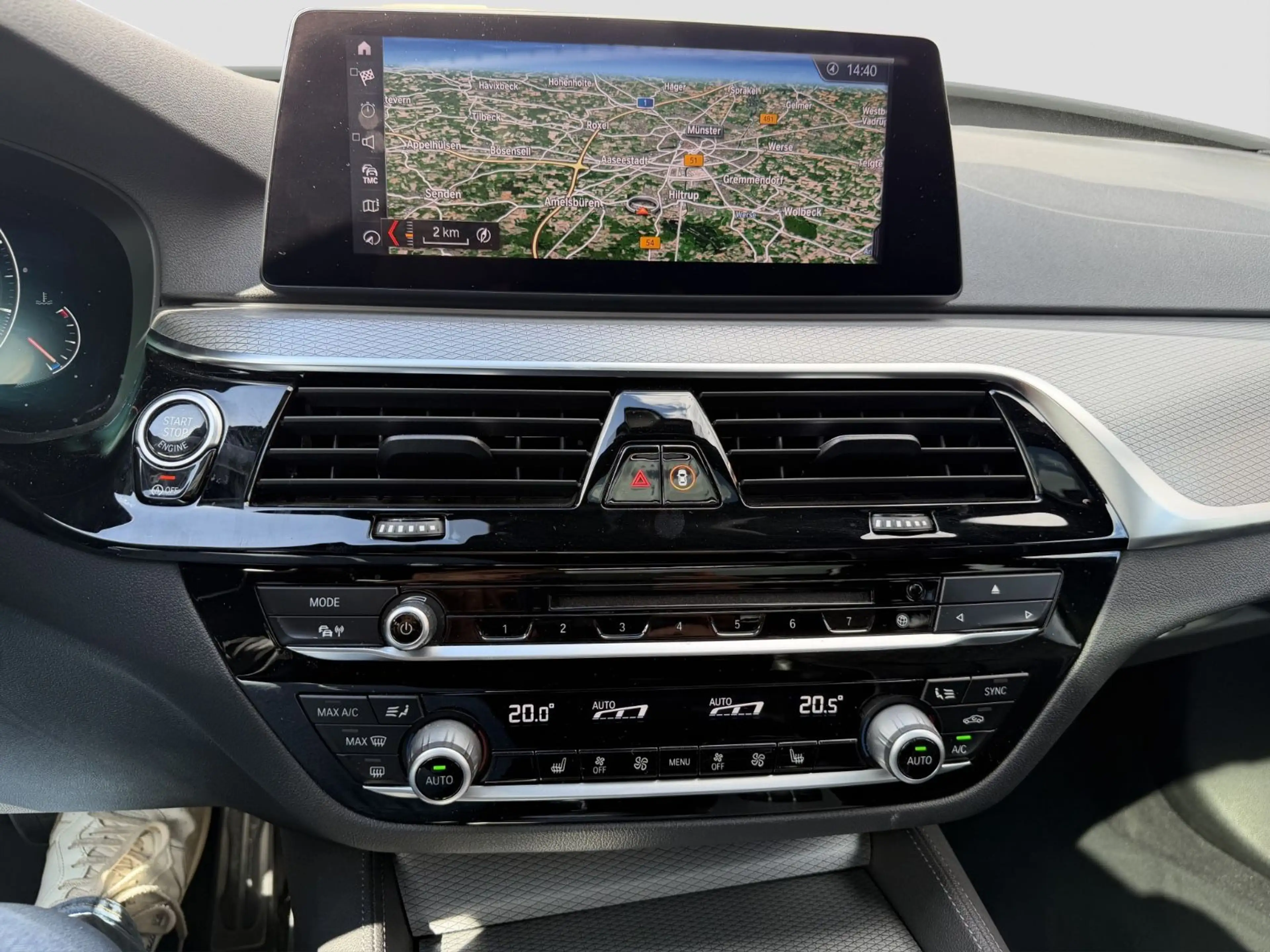 BMW 520 d M Sport/Panorama/Leder/Kamera/HUD/Scheckhe — photo 15