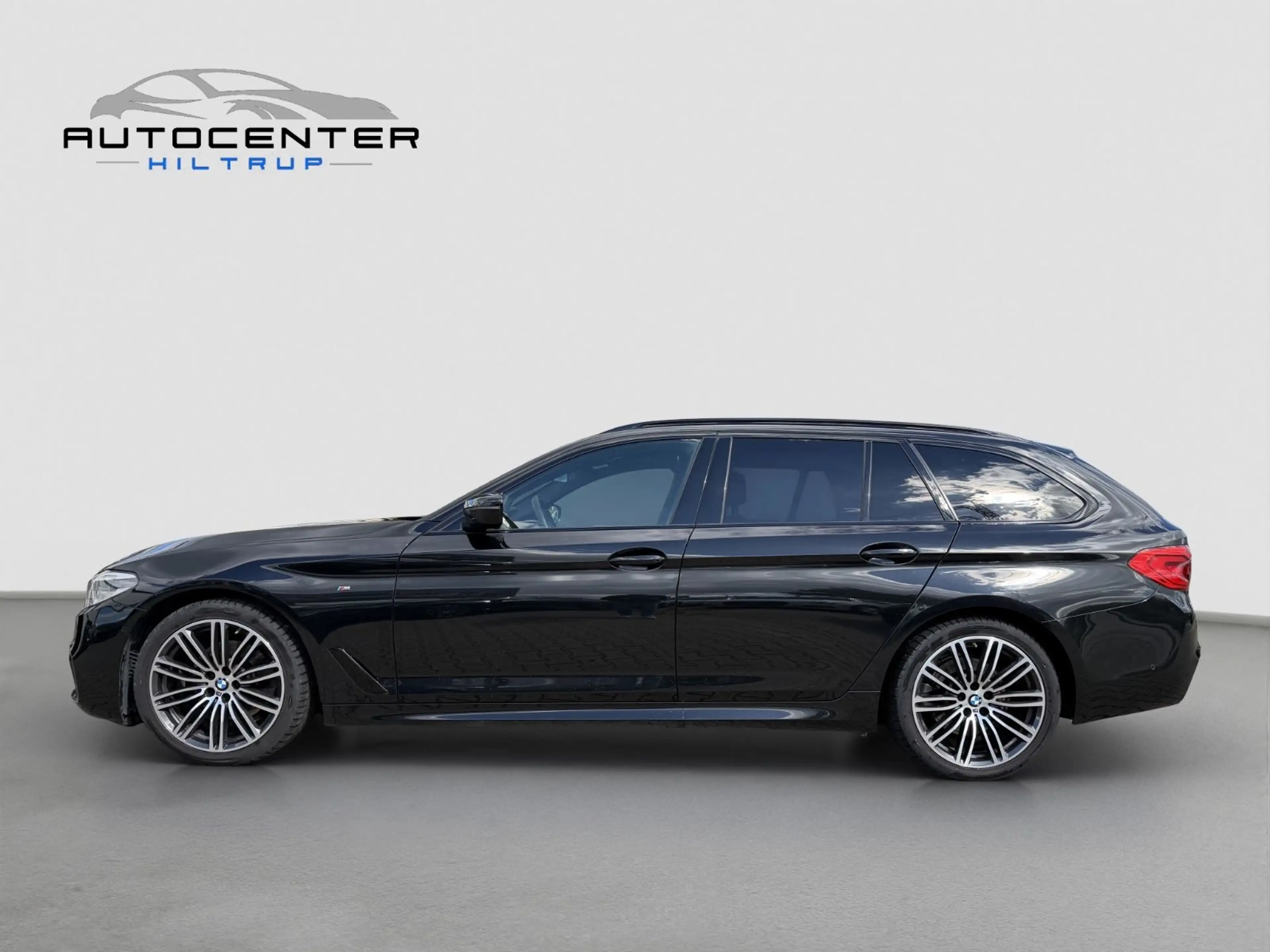 BMW 520 d M Sport/Panorama/Leder/Kamera/HUD/Scheckhe — photo 3