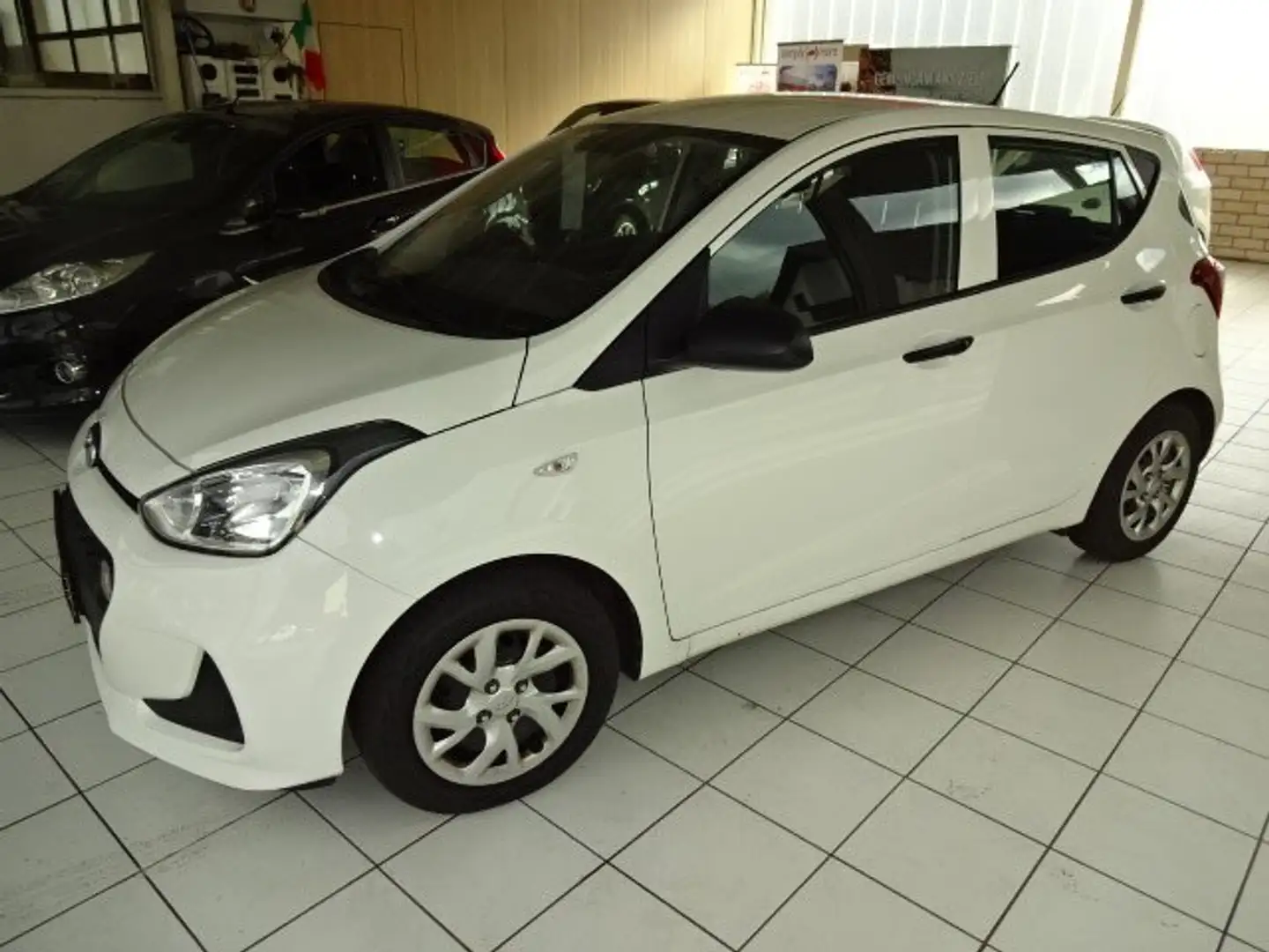 Hyundai i10 i10 1.0 Weiß - 1