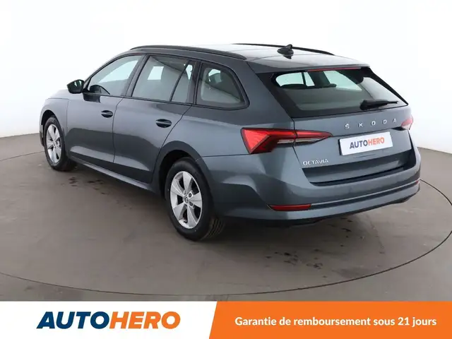 Skoda Octavia view 4