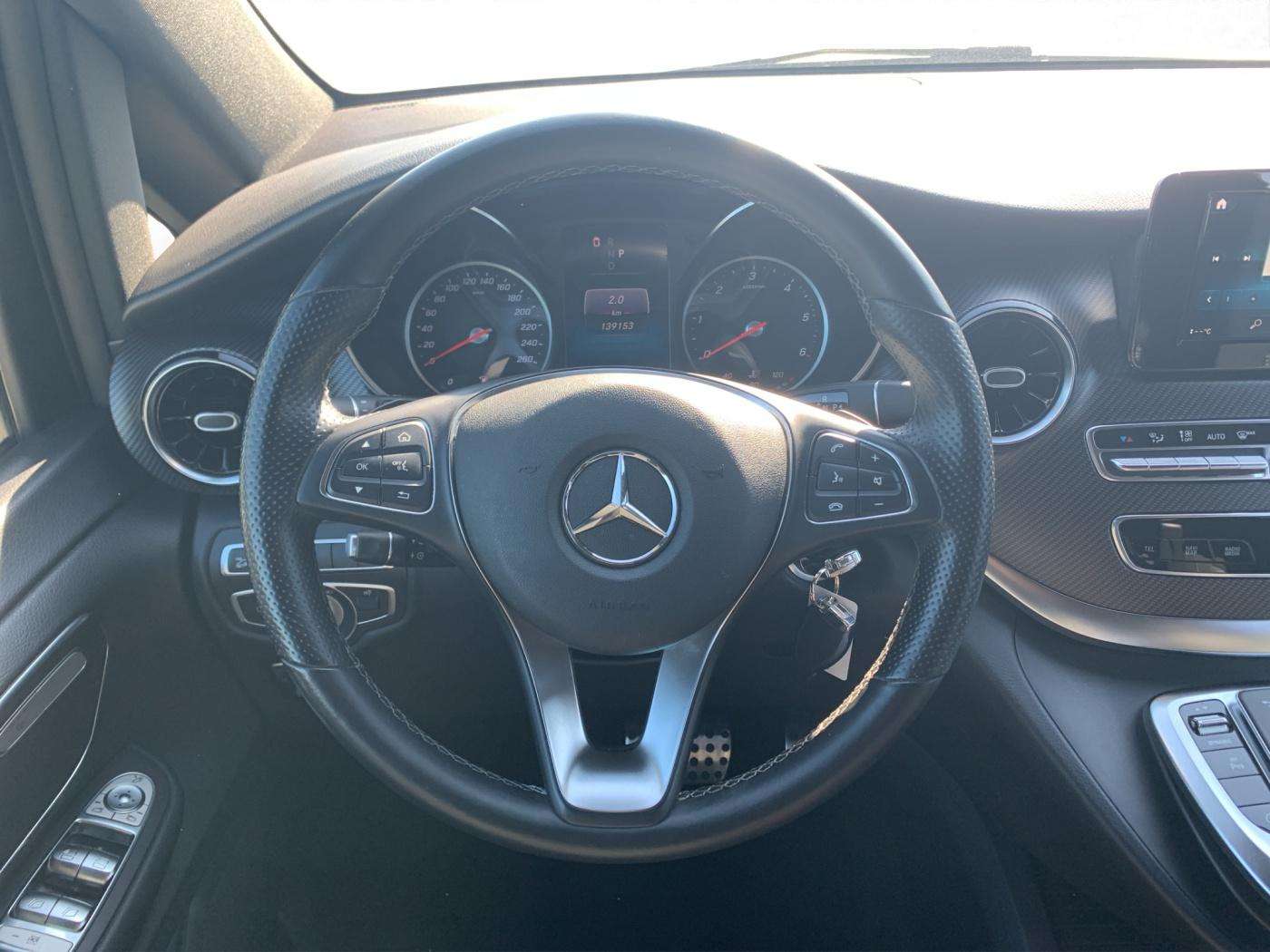 Mercedes-Benz V 250