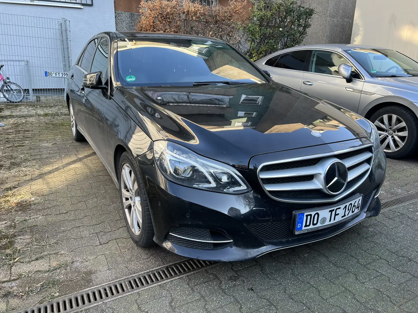 Mercedes-Benz E 220 E 220 BlueTec (212.001) TÜV NEU Schwarz - 1
