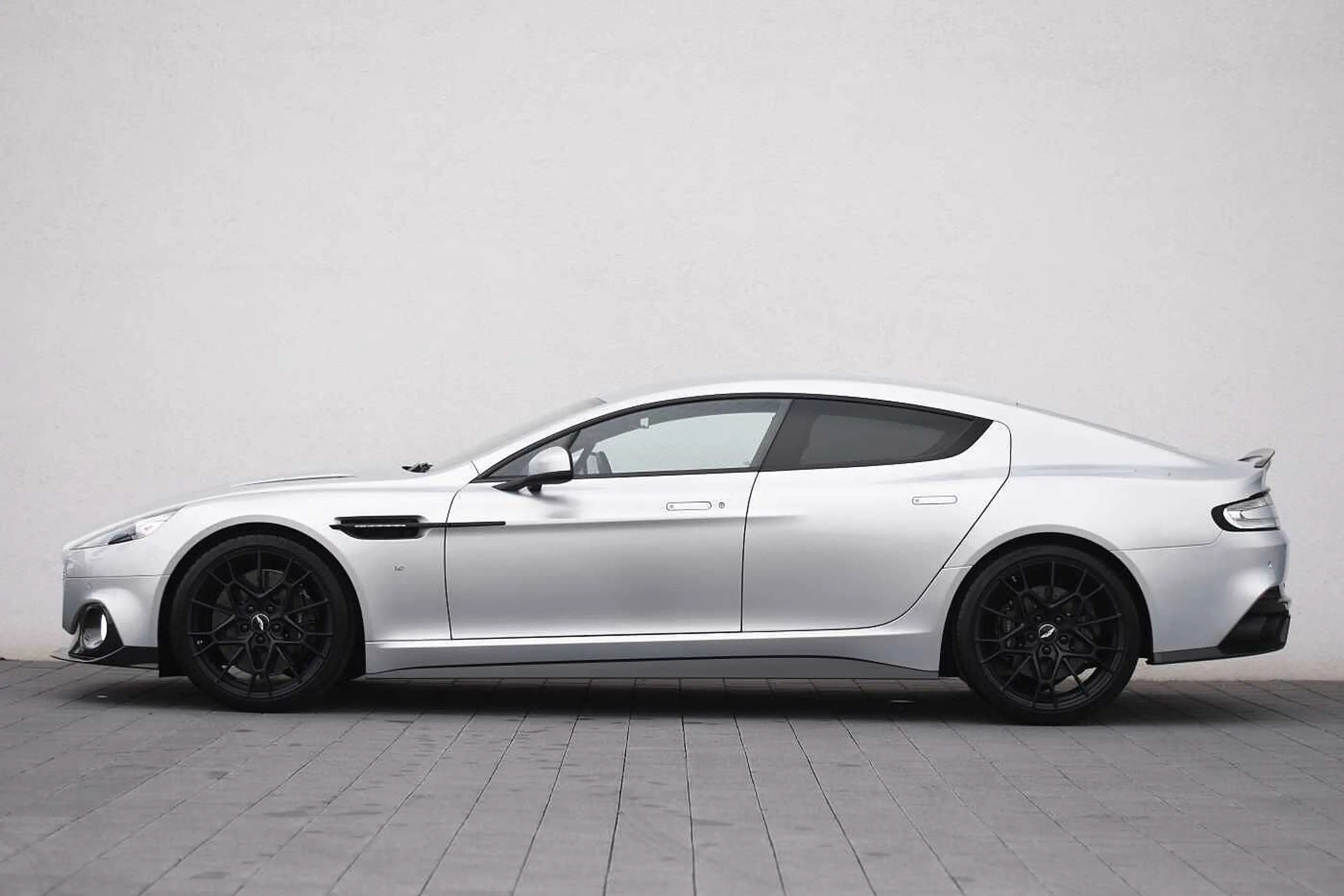Aston Martin Rapide AMR 1 of 210 — photo 4