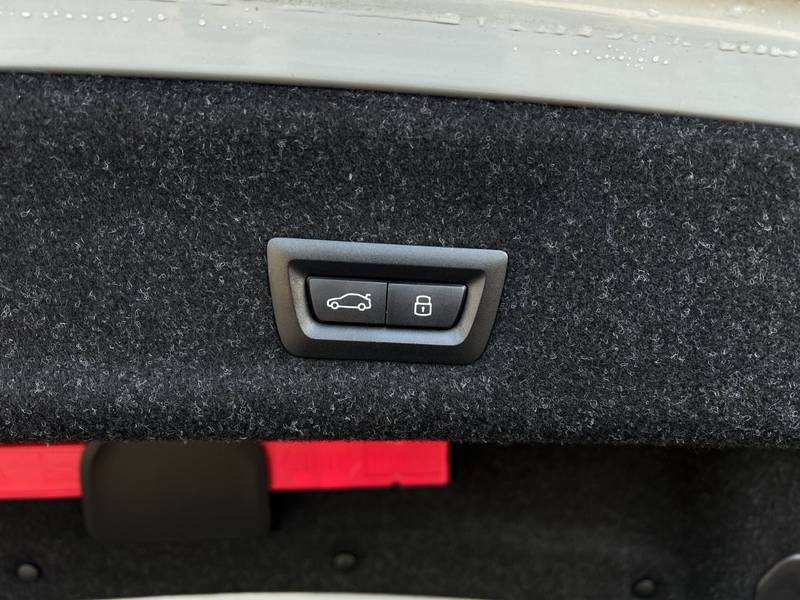 BMW 340 M340i xDrive Limousine — photo 13