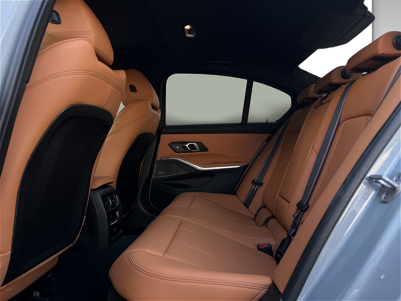BMW 340 M340i xDrive Limousine — photo 11