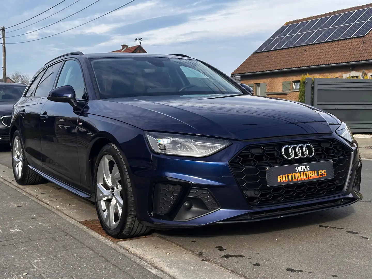 Audi A4 Avant 30 TDi S line FaceLift Bleu - 1