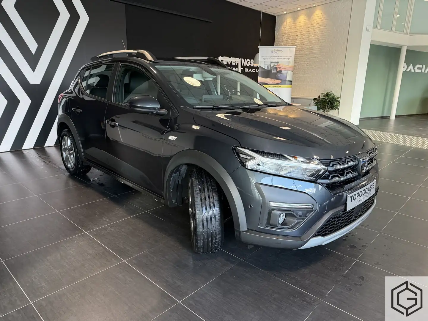 Dacia Sandero Stepway Plus TCe 90 CVT *Leder/Cam/Nav/... Grijs - 2