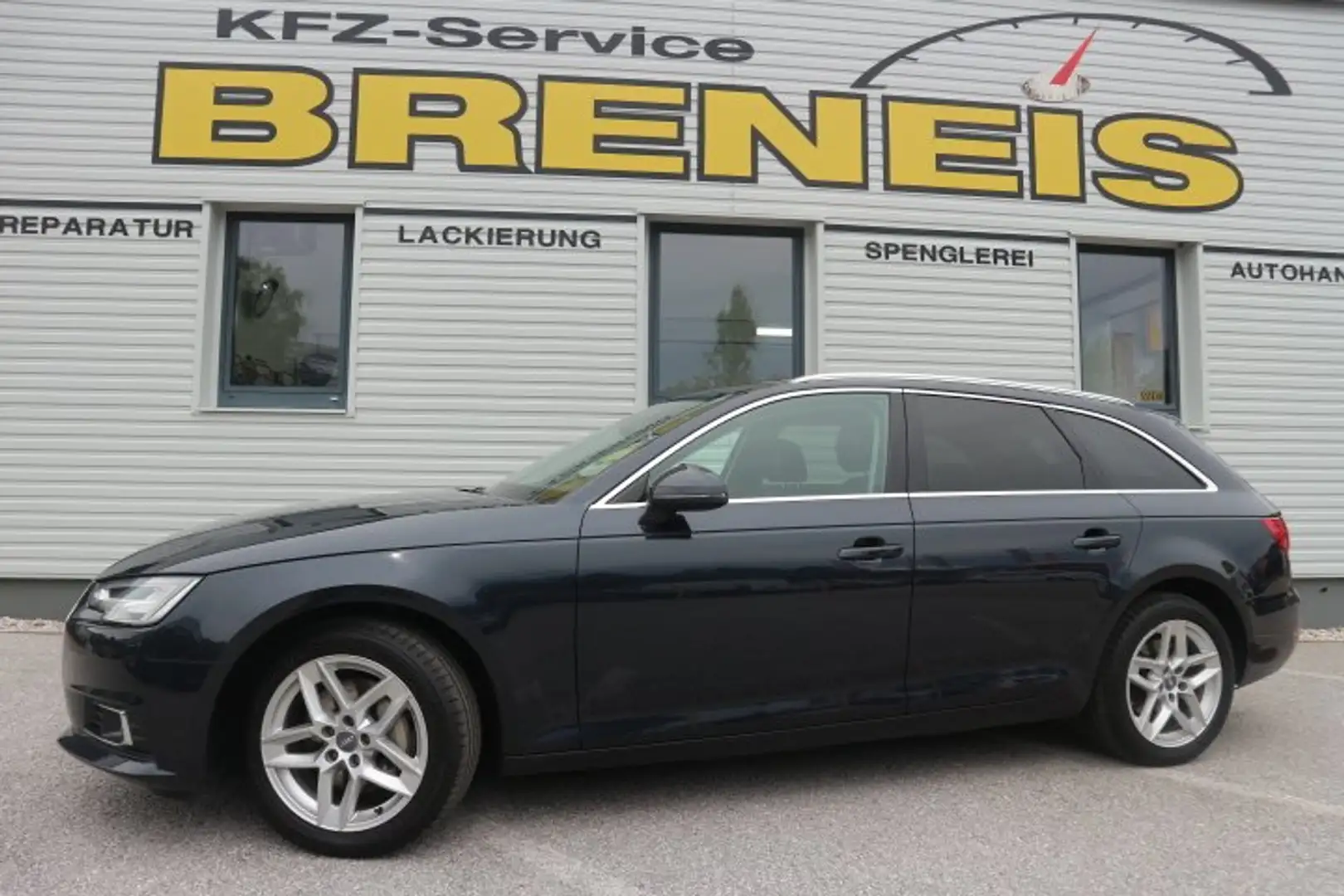 Audi A4 Avant Sport 2,0 TDI* AHK * Blau - 2