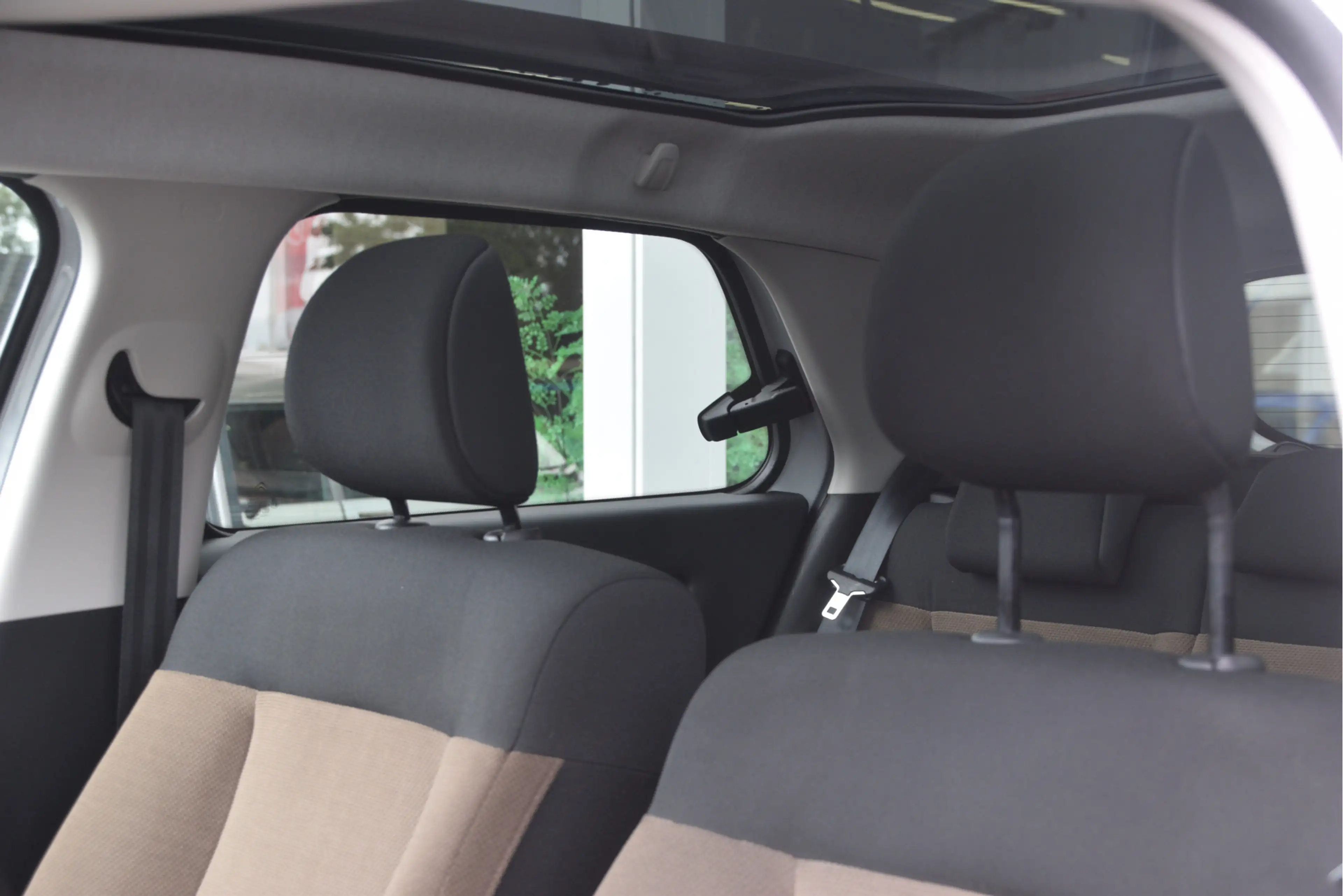 Citroen C4 Cactus 1.6 BlueHDi Business Plus Navi | Clima | Bluetooth — photo 7