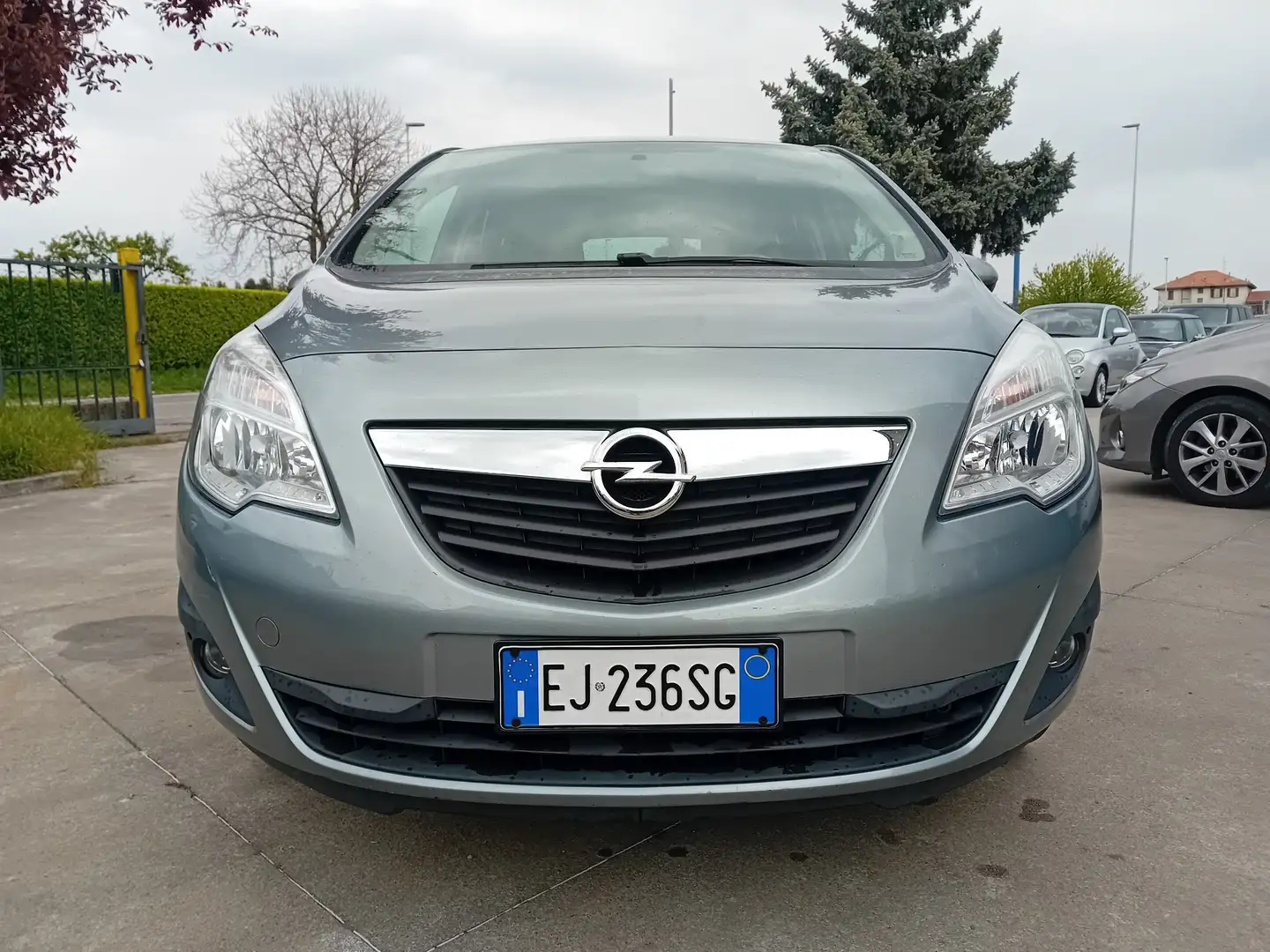 Opel Meriva 1.4 Cosmo Silber - 1