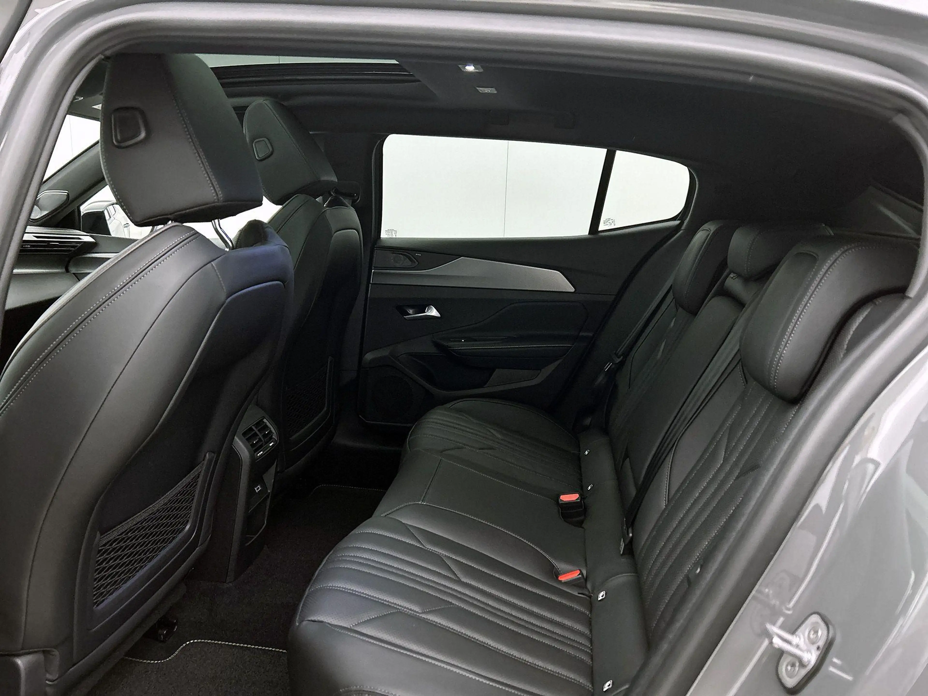 Peugeot 408 1.6 GT Exclusive Plug-In Hybrid 240 | Elektrisch V — photo 14