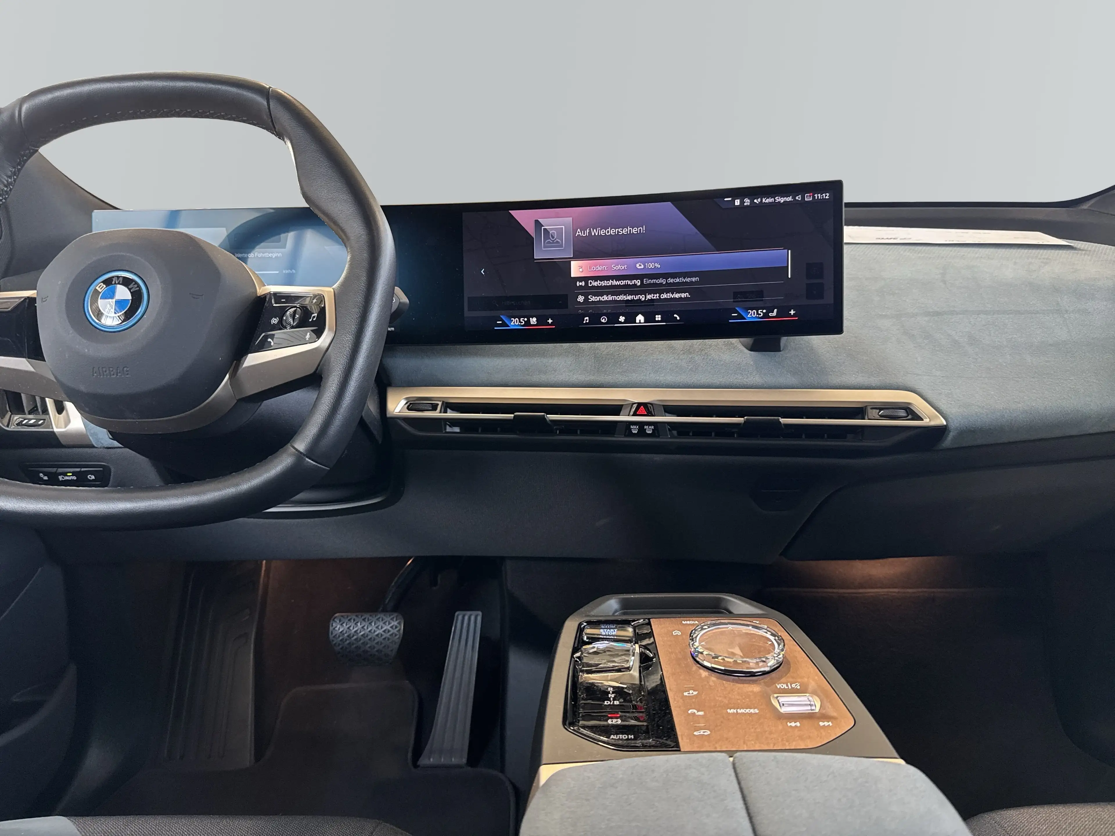 BMW iX xDrive50 — photo 13
