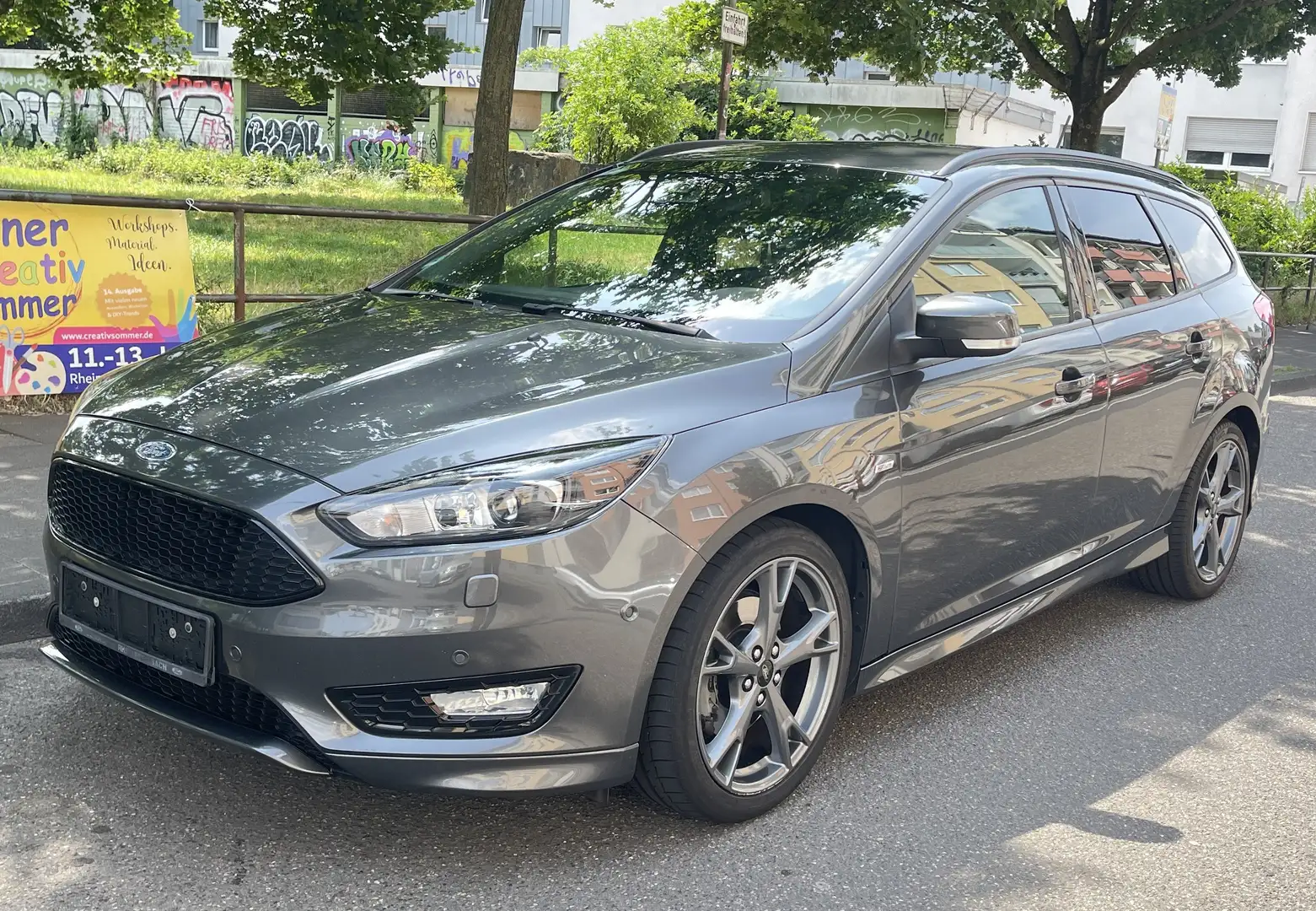 Ford Focus ST-Line Grau - 1