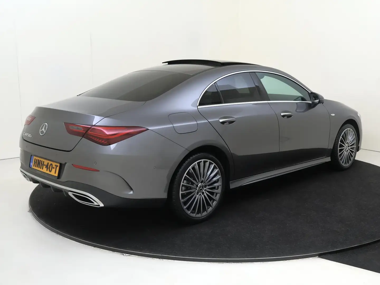 Mercedes-Benz CLA 250 e Business Solution AMG Grau - 2