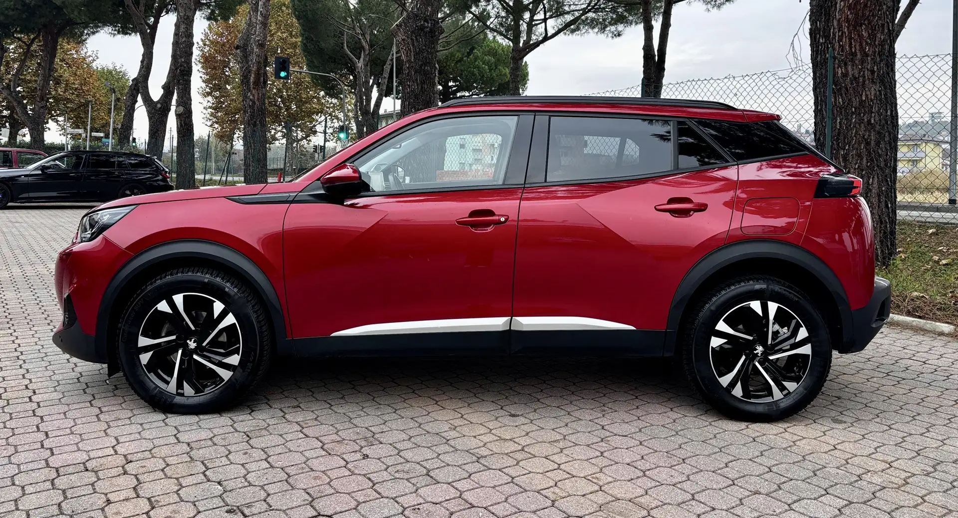 Peugeot 2008 2008 II 2020 1.2 puretech Allure s Rosso - 2