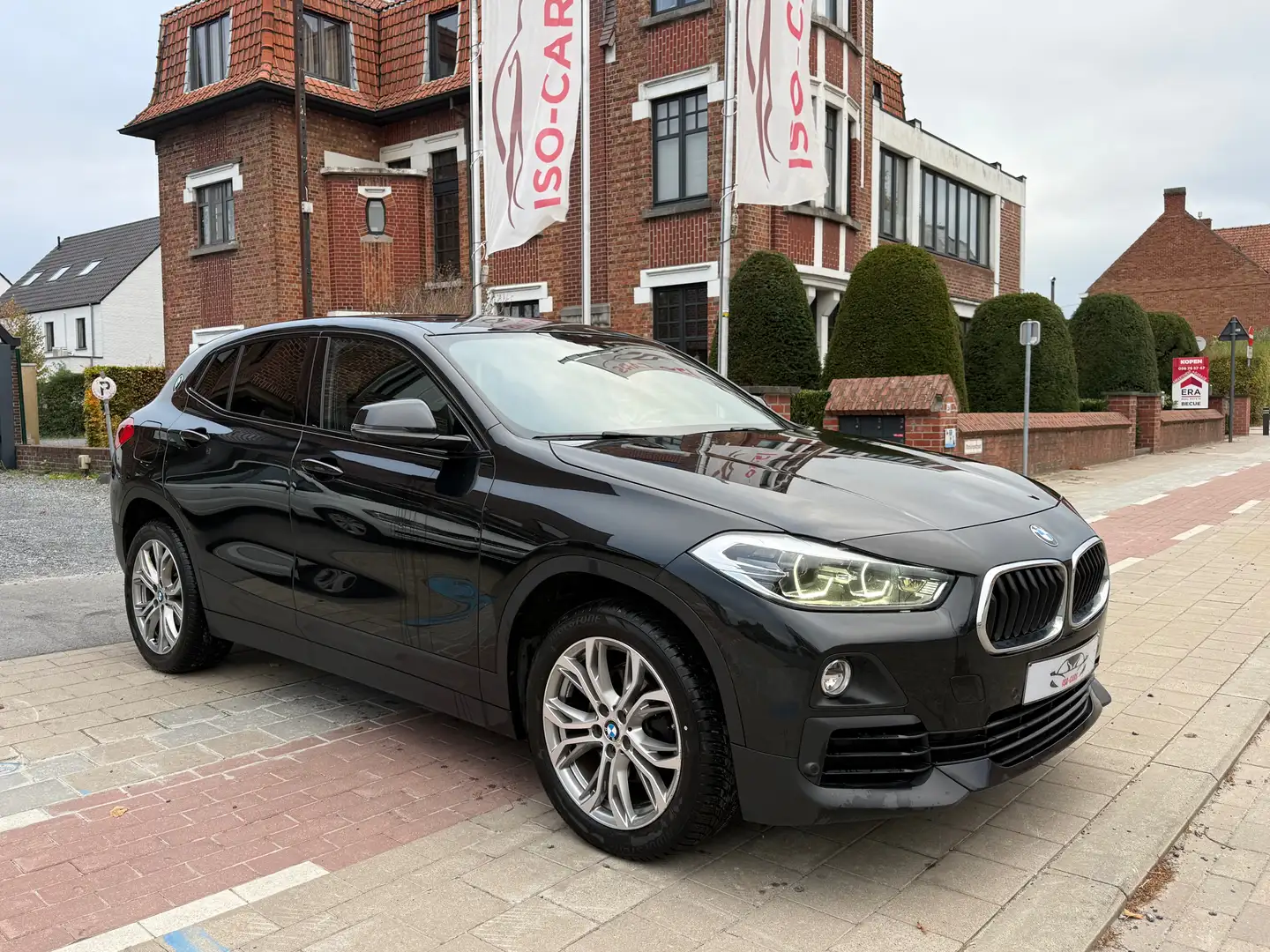 BMW X2 sDrive18d // ONDERHOUDSBOEK // NAVI // Schwarz - 2