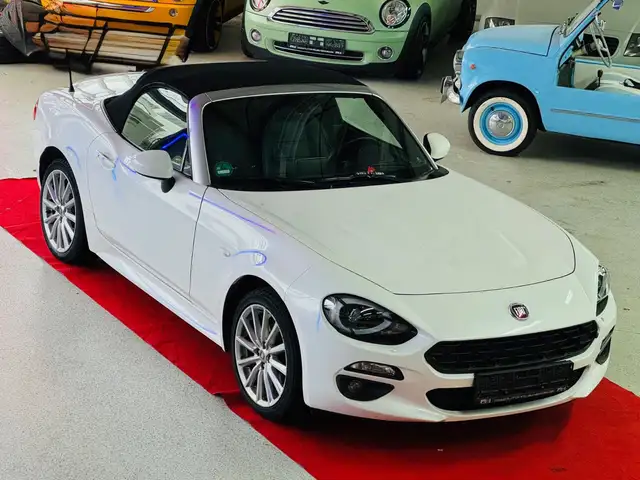 Fiat 124 Spider Lusso -Leder -Navigation