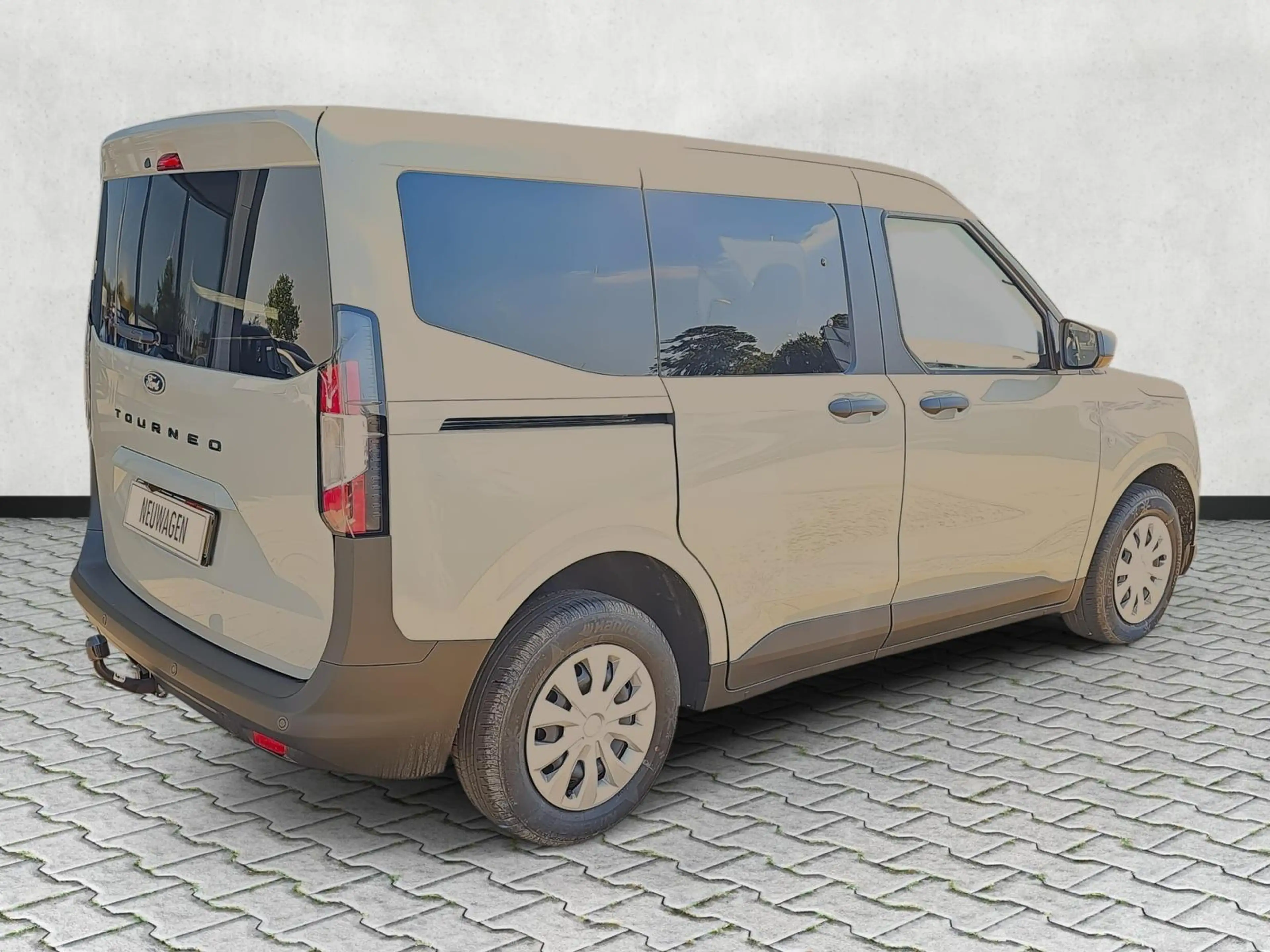 Ford Tourneo Courier 1.0 EB Auto Trend 5JG Kamera AHK — photo 8