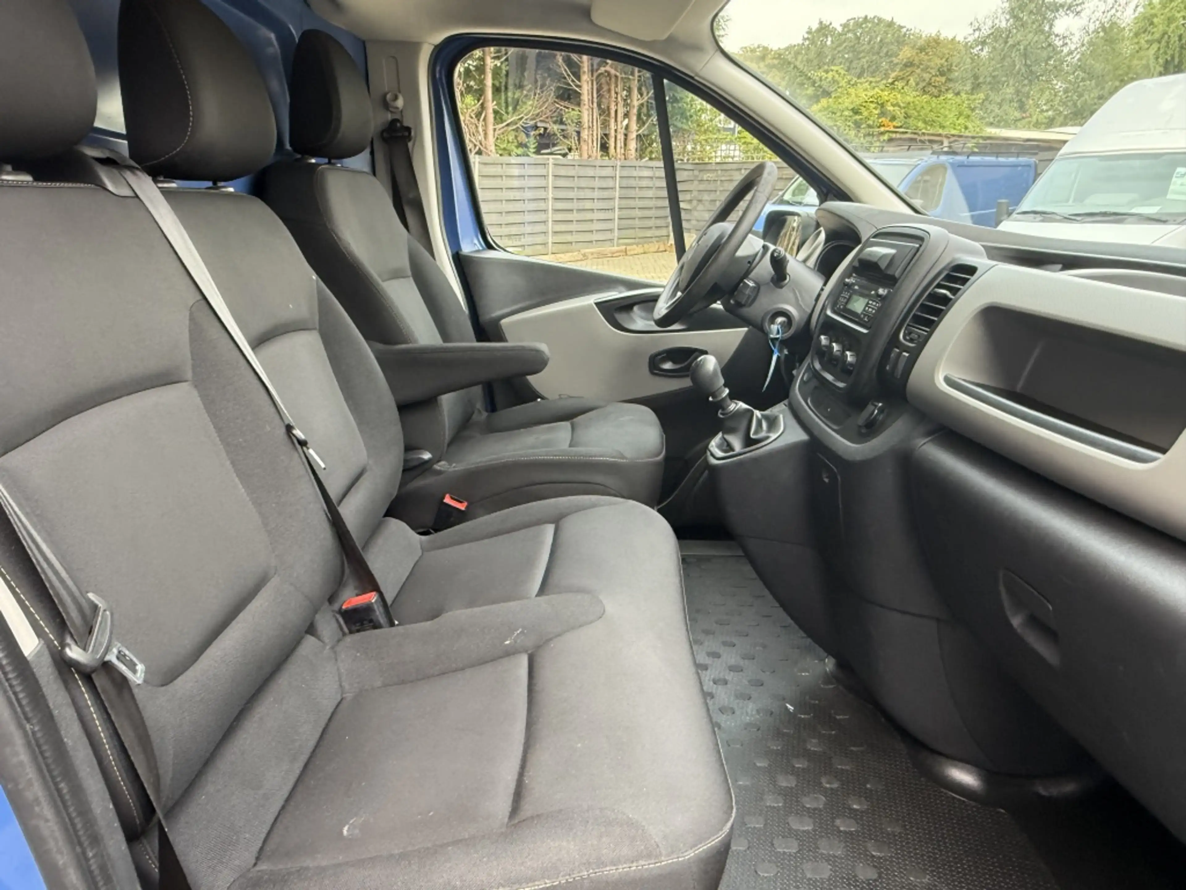 Renault Trafic 1.6 dCi T29 L1H1 Com — photo 9