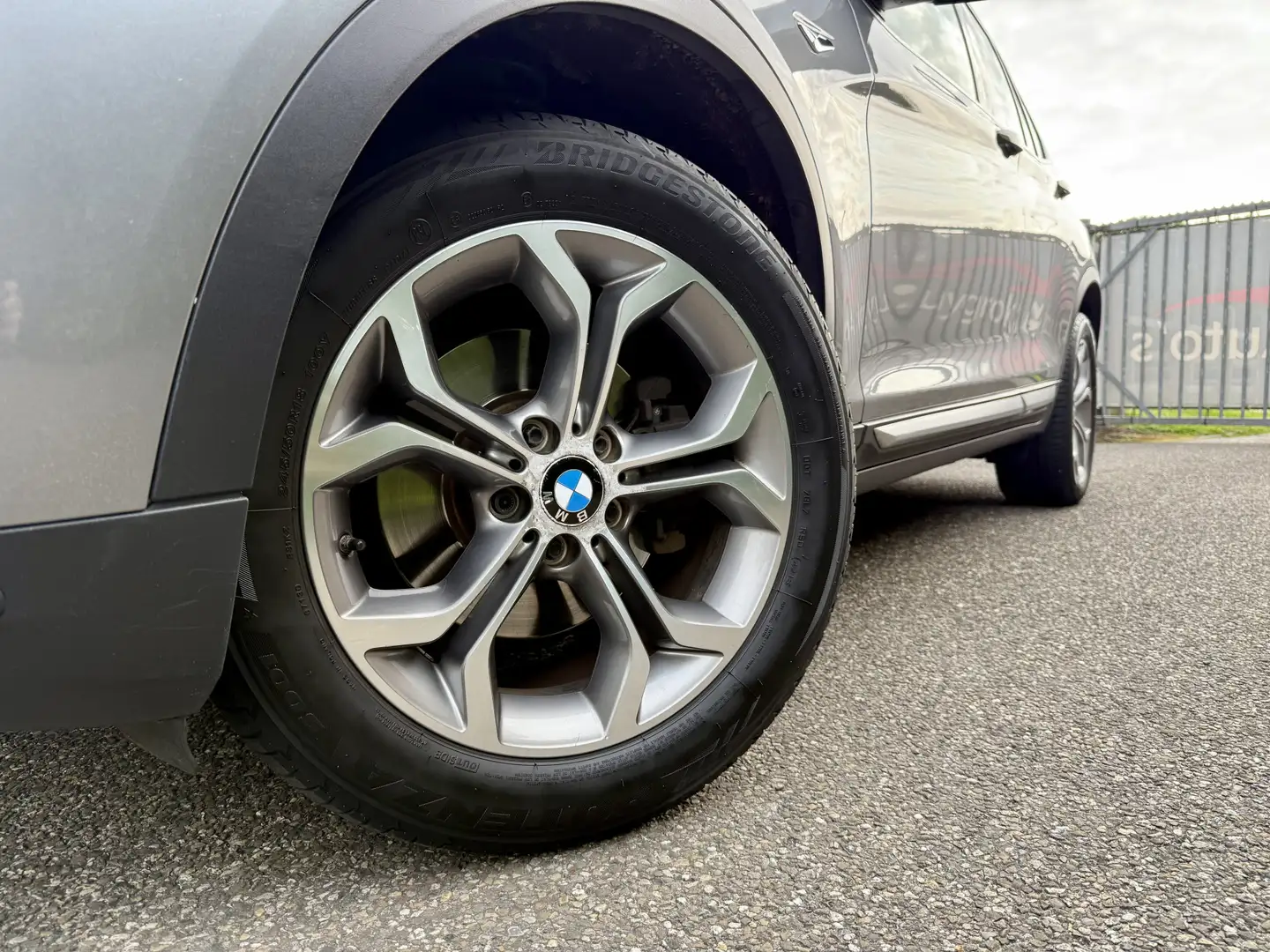 BMW X3 xDrive20i Centennial High Executive dealer onderho Grijs - 2