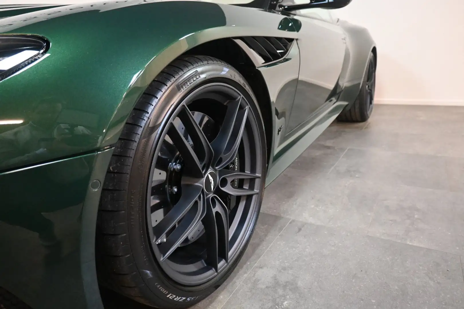 Aston Martin DBS Volante Superleggera*B&O*Titanium"1.Hand Zielony - 2
