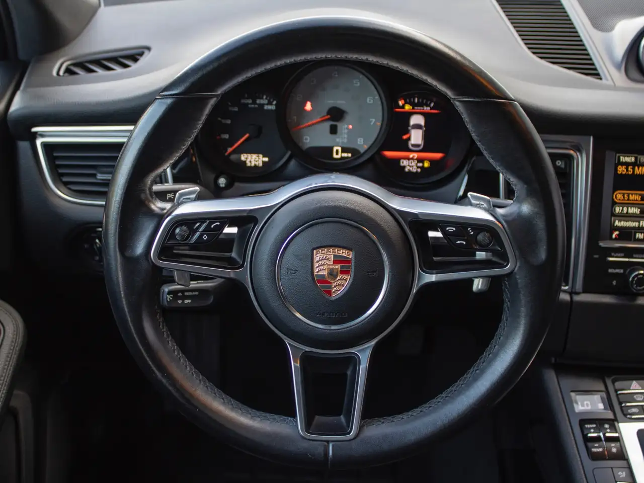 Porsche Macan снимка Porsche Macan