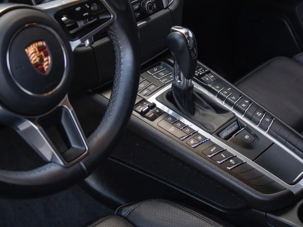 Porsche Macan снимка Porsche Macan