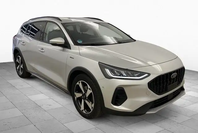 Ford Focus view 2