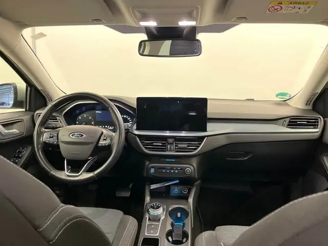 Ford Focus view 8