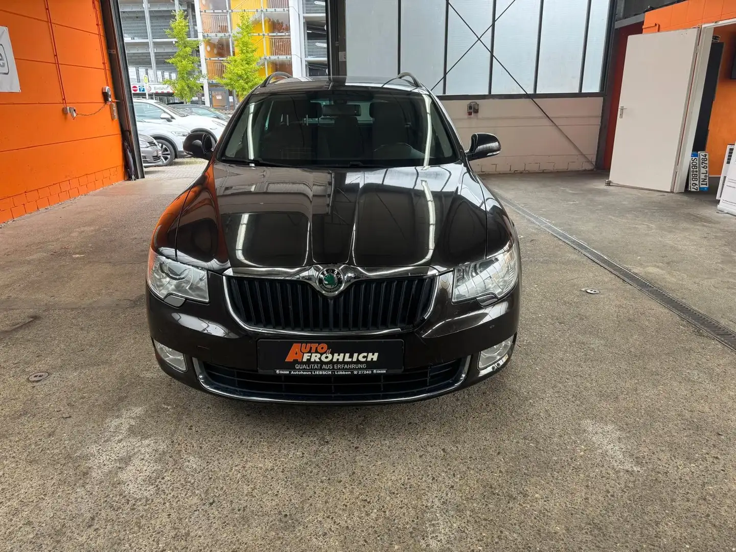 Skoda Superb 2.0 TDI Combi Family Braun - 2