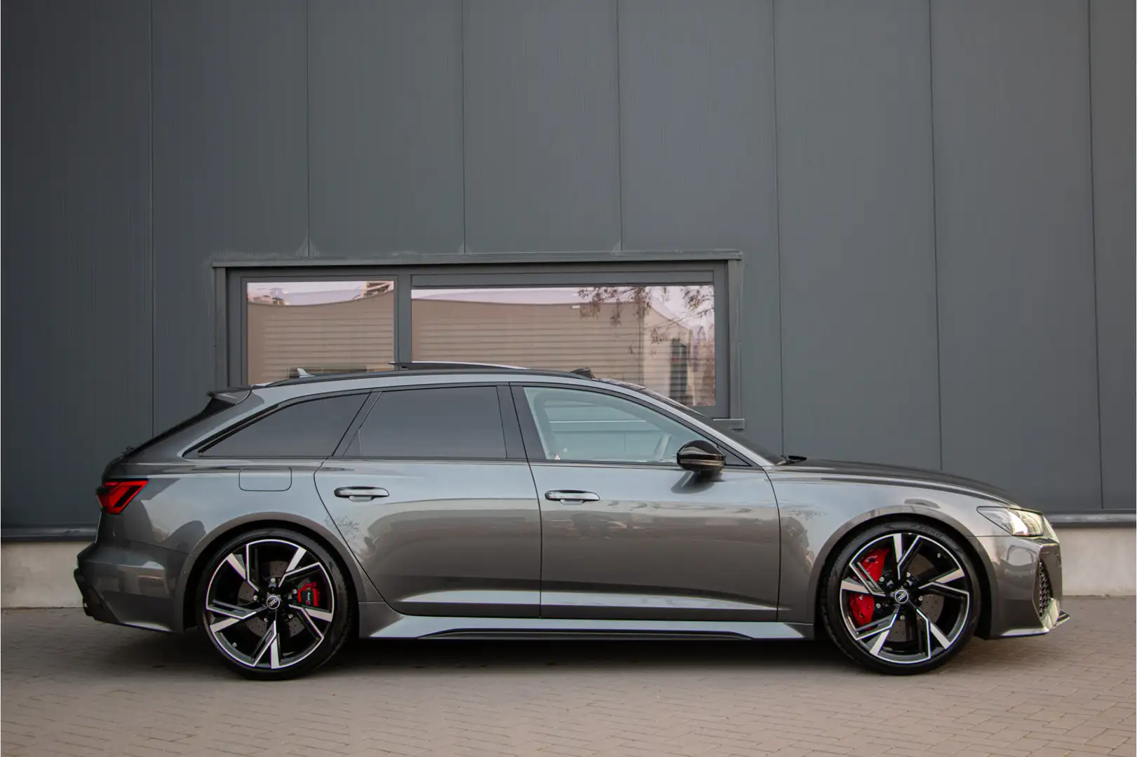 Audi RS6 Avant V8 600PK | BTW | Keramische | ACC | 360 Cam Grau - 2