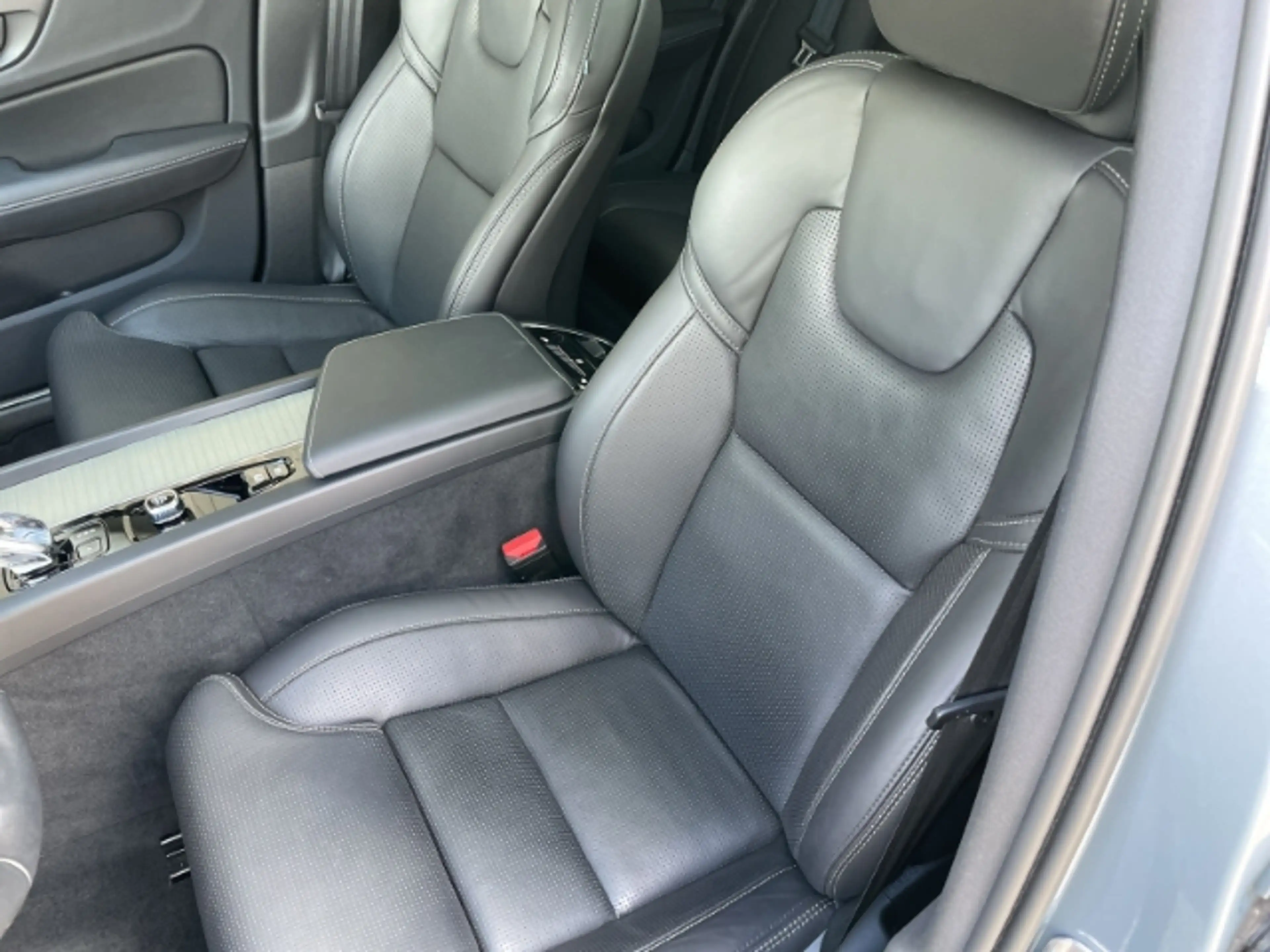 Volvo V60 Cross Country B5 AWD Ultimate Mild-Hybrid Autom. Navi , Leder — photo 15