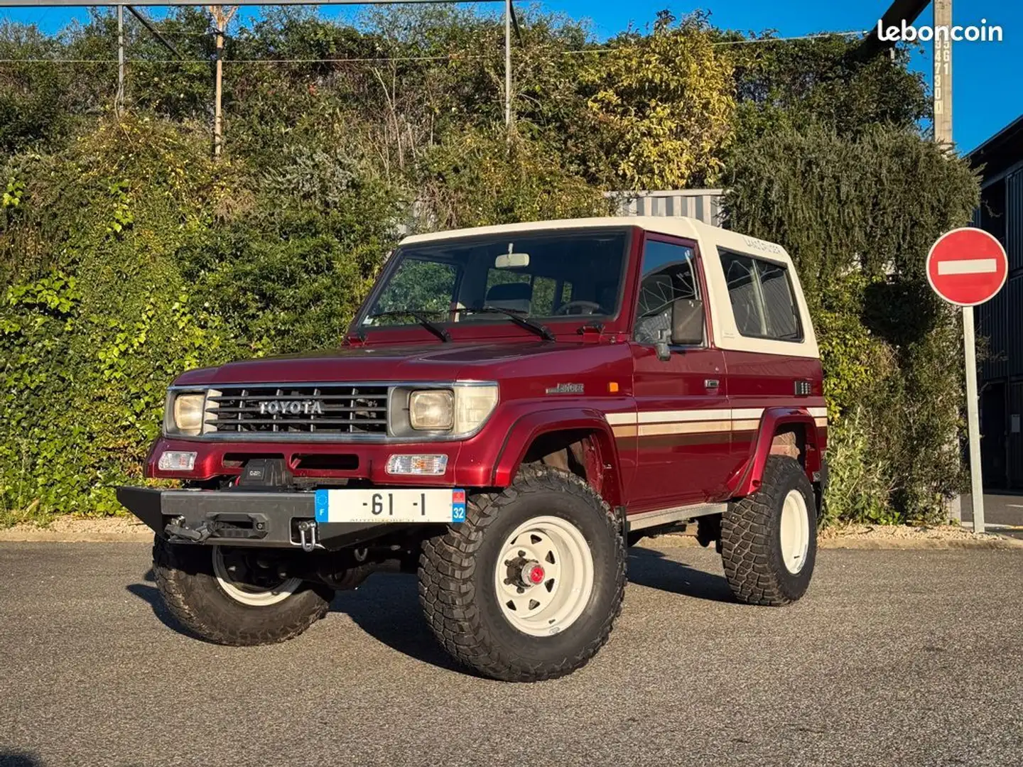 Toyota Land Cruiser 3.0L KZJ LJ73 VX – 1989 5 PLACES CLIM ATTELAGE SIÈGES VELOURS SUSPENDUS VITRES ÉLECTRIQUES MOYEUX RENFORCÉS TREUIL ÉLECTR Gold - 1