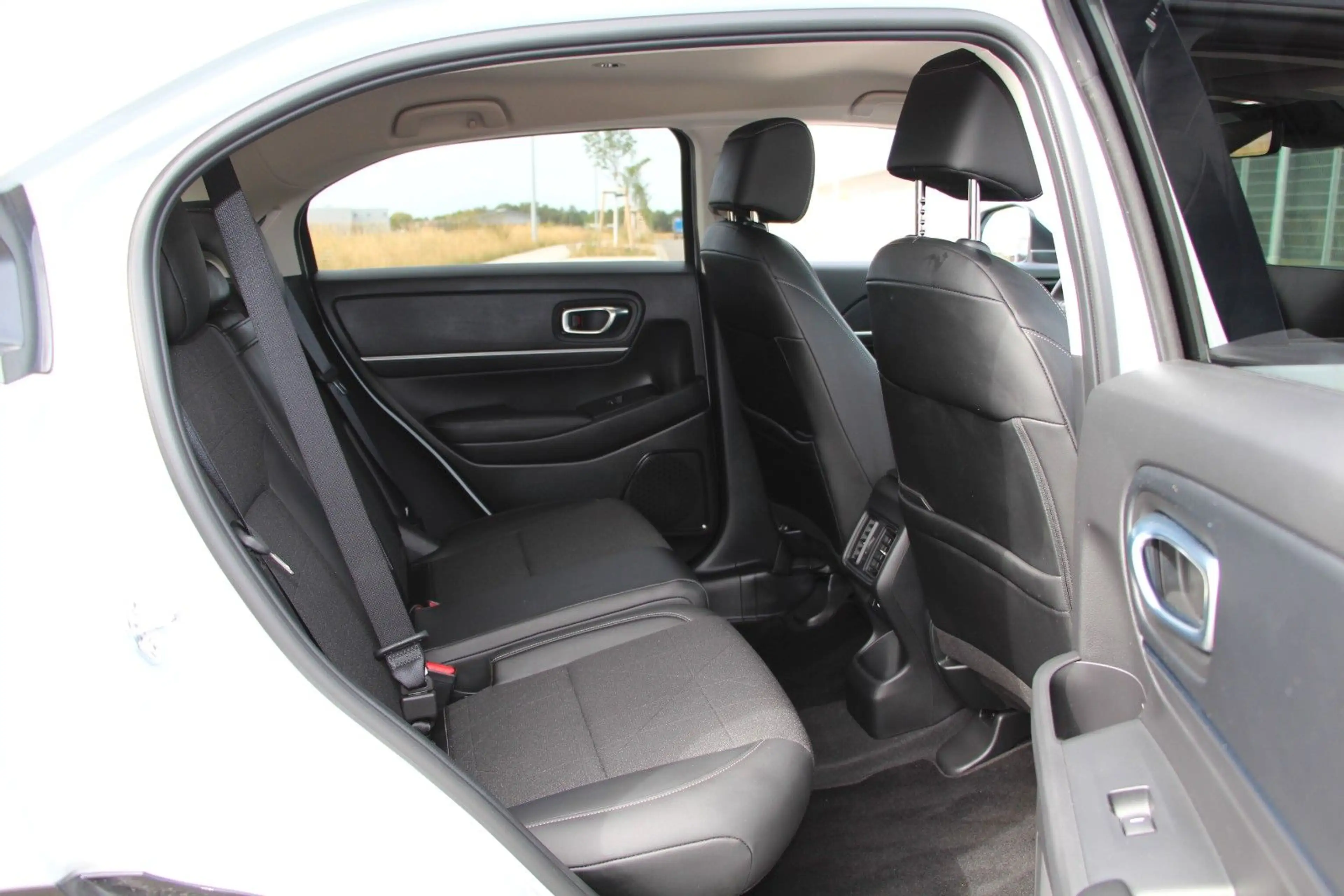 Honda HR-V 1.5 HYBRID LED*TEILLEIDER*360*ACC ADVANCE — photo 12