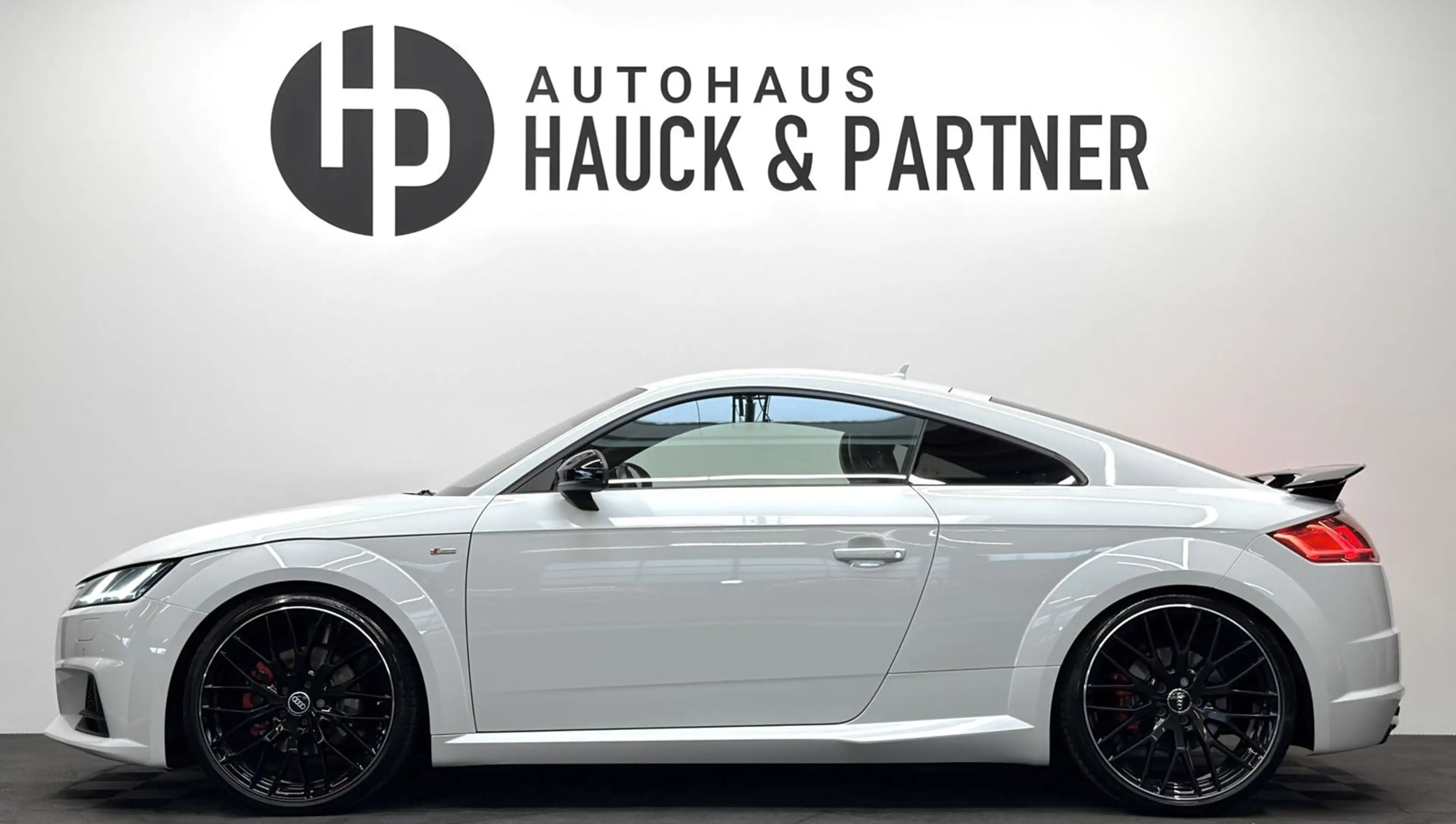 Audi TT q. S-Line Competition*B&O*Key-Go*Navi*20"*LED — photo 3